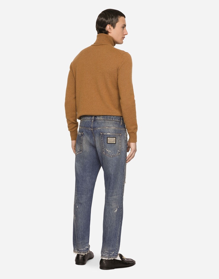 Loose mid blue jeans with stitched rips - 2