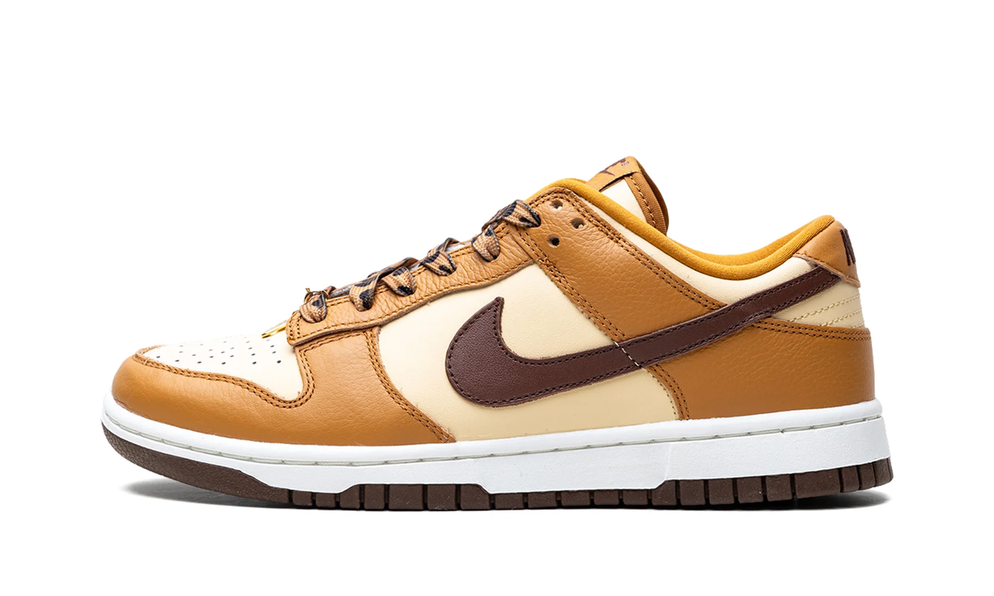 Dunk Low SE WMNS "Cherry Charms - Desert Ochre" HQ7487 700 - 1