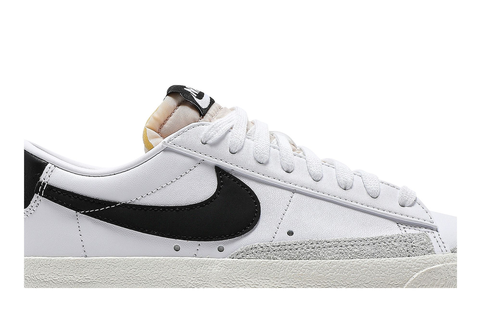 Wmns Blazer Low '77 'White Black' - 2
