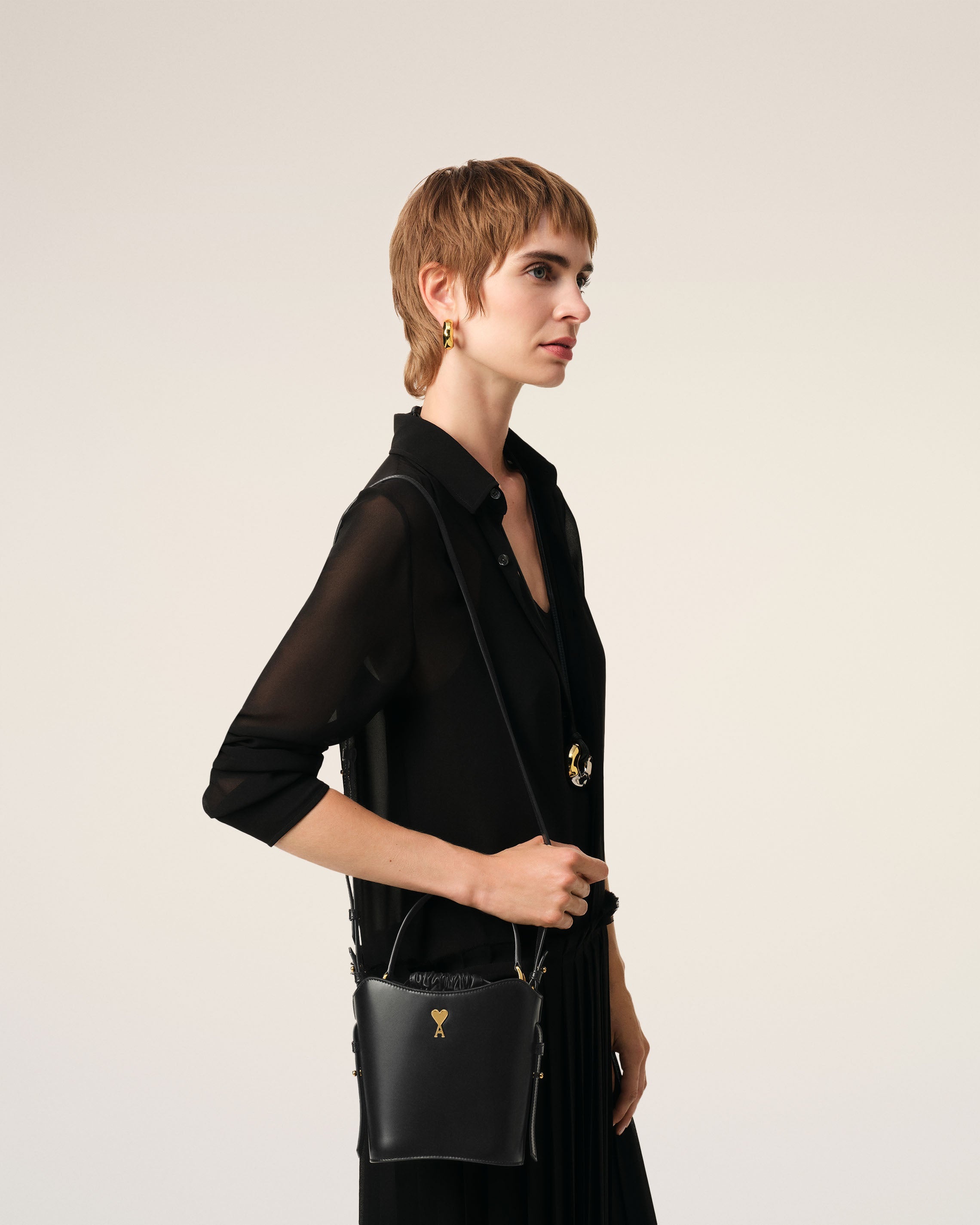 ショルダーバッグ・ポシェット Ami Paris Leather Bucket Bg AMI Paris BLACK LEATHER MINI PARIS PARIS BUCKET BAG | REVERSIBLE