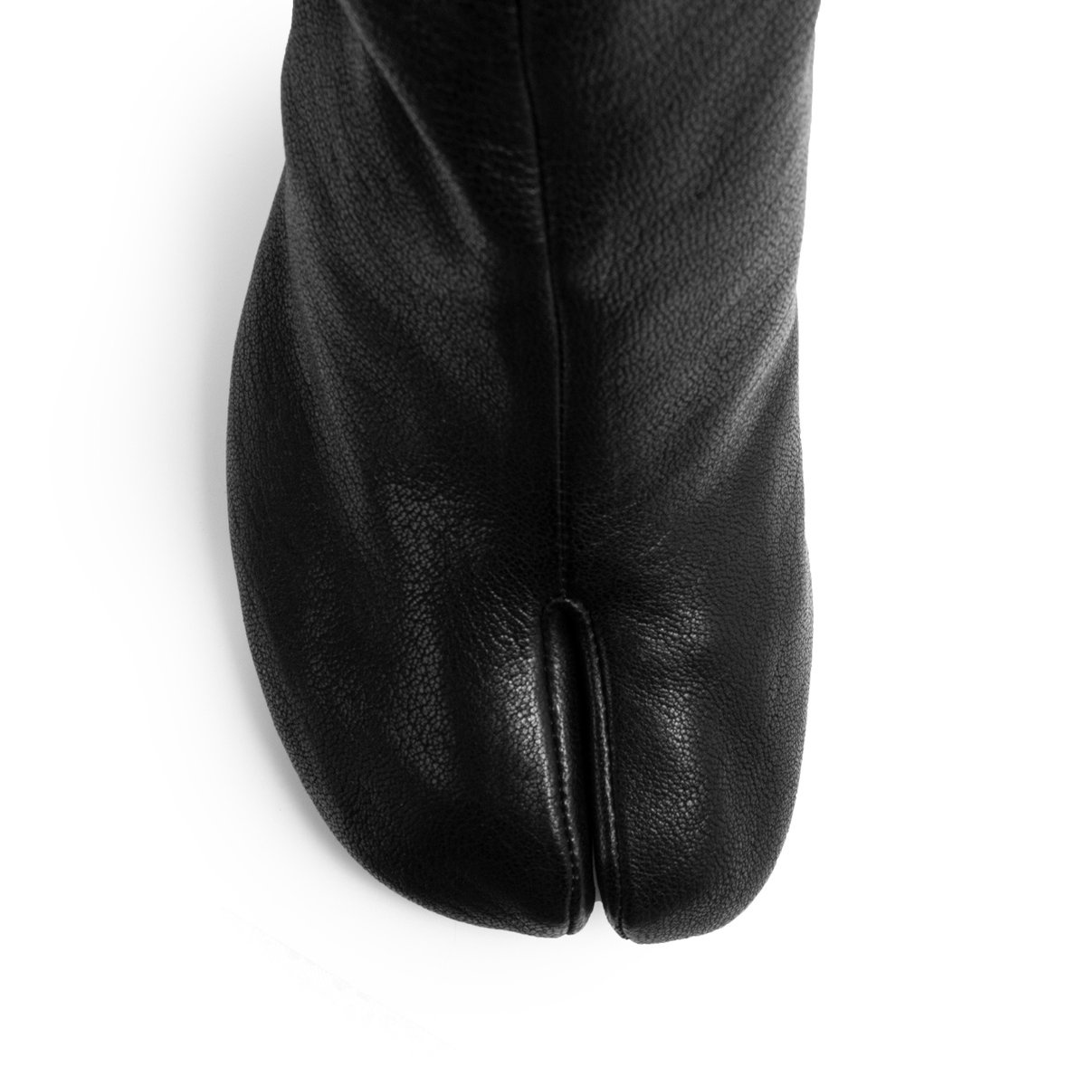 Tabi Soft Leather Heeled Boots Black in Black - 4