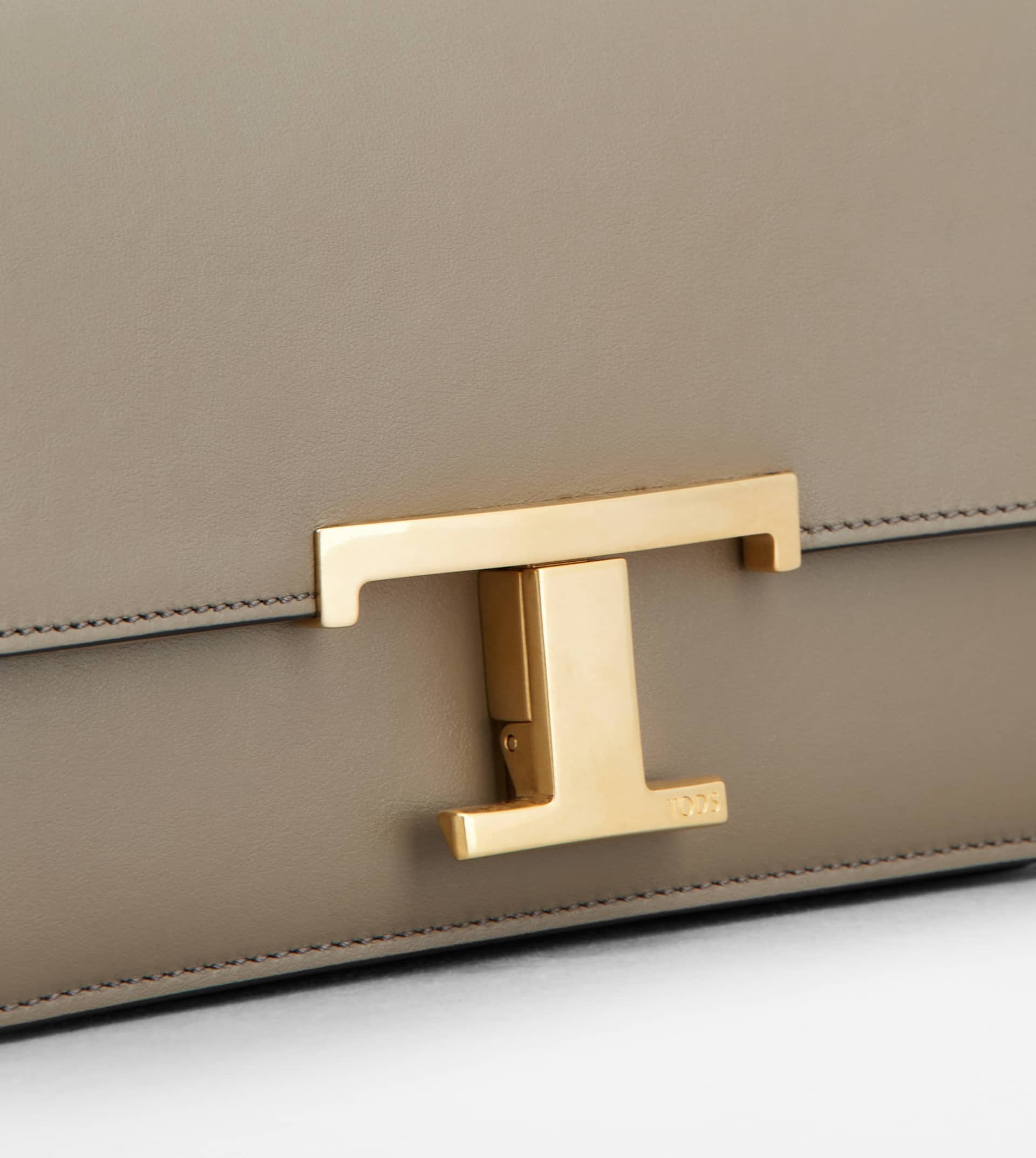 T TIMELESS CROSSBODY BAG IN LEATHER MICRO - BEIGE - 5