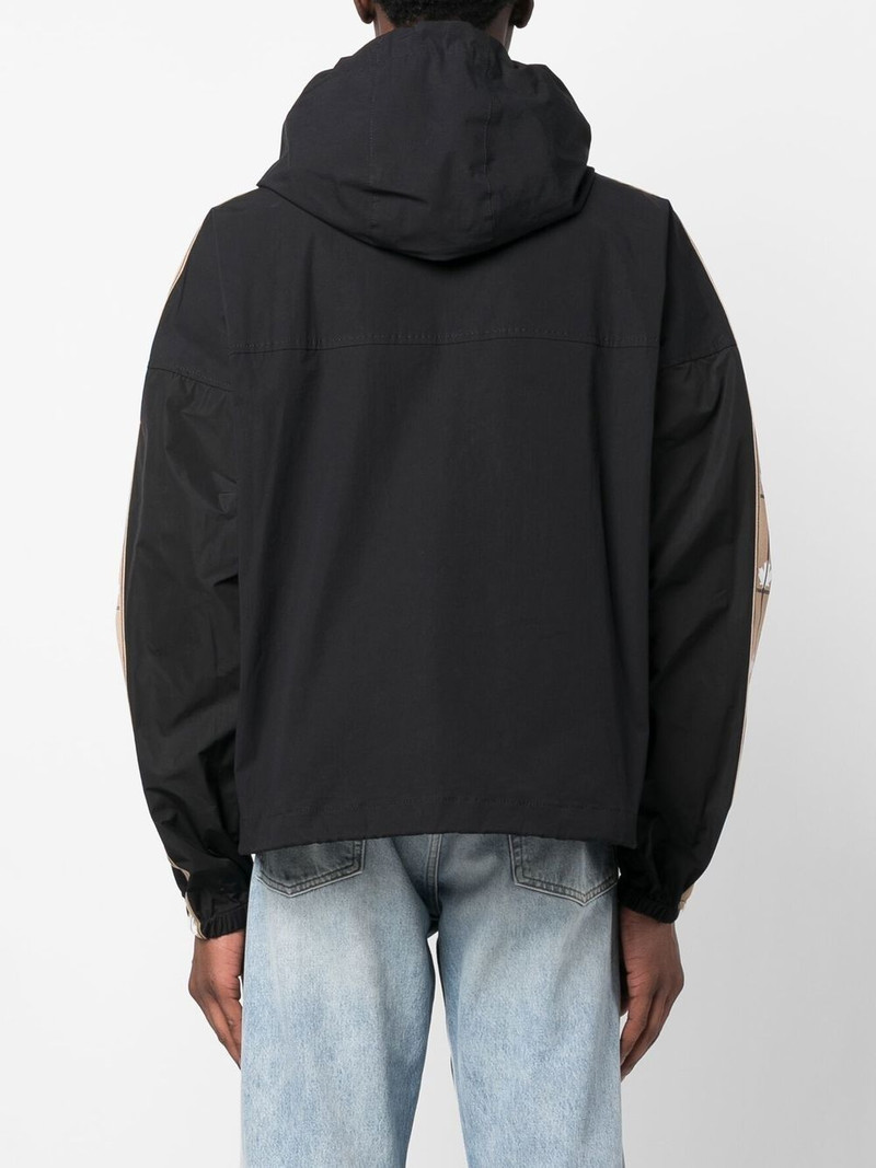 contrast-panel lightweight jacket 4