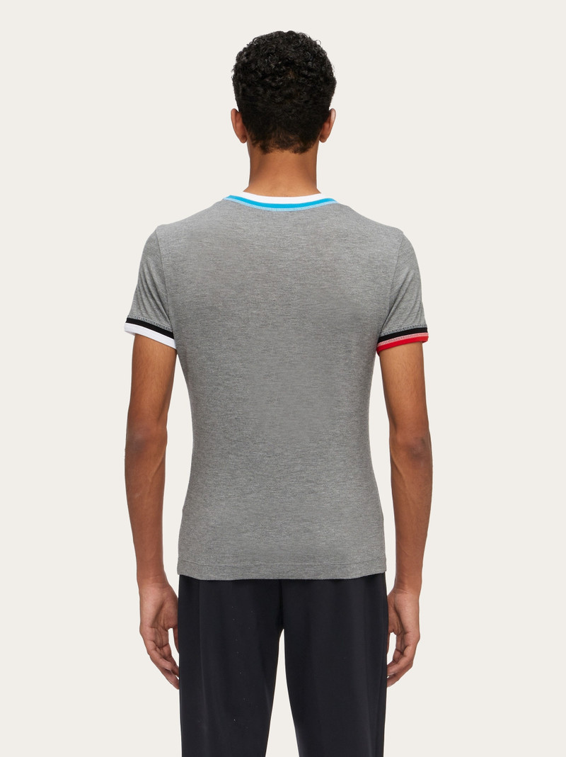 T-shirt with color block trims 3
