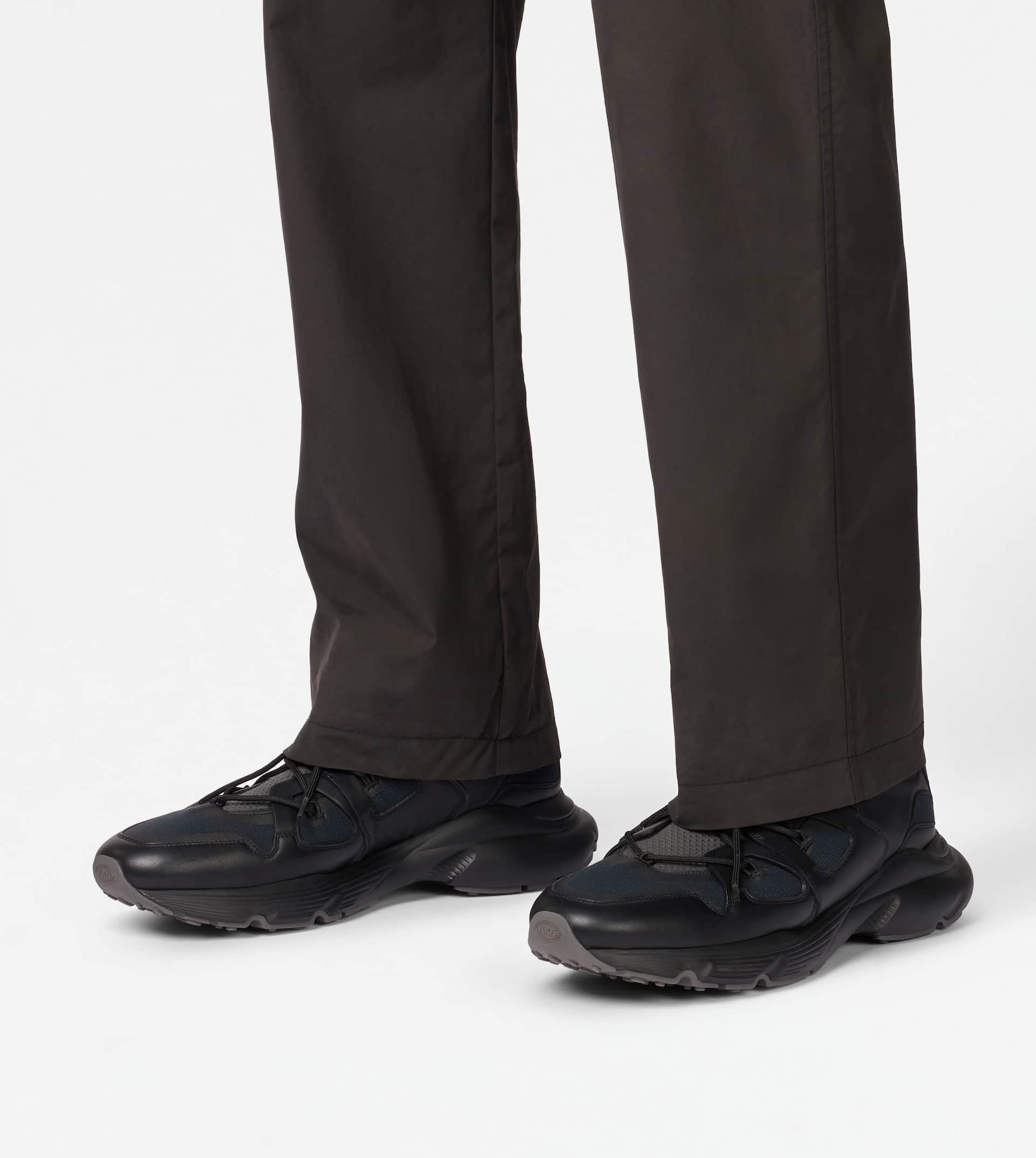 SNEAKERS IN LEATHER AND TECHNICAL FABRIC - BLACK - 6