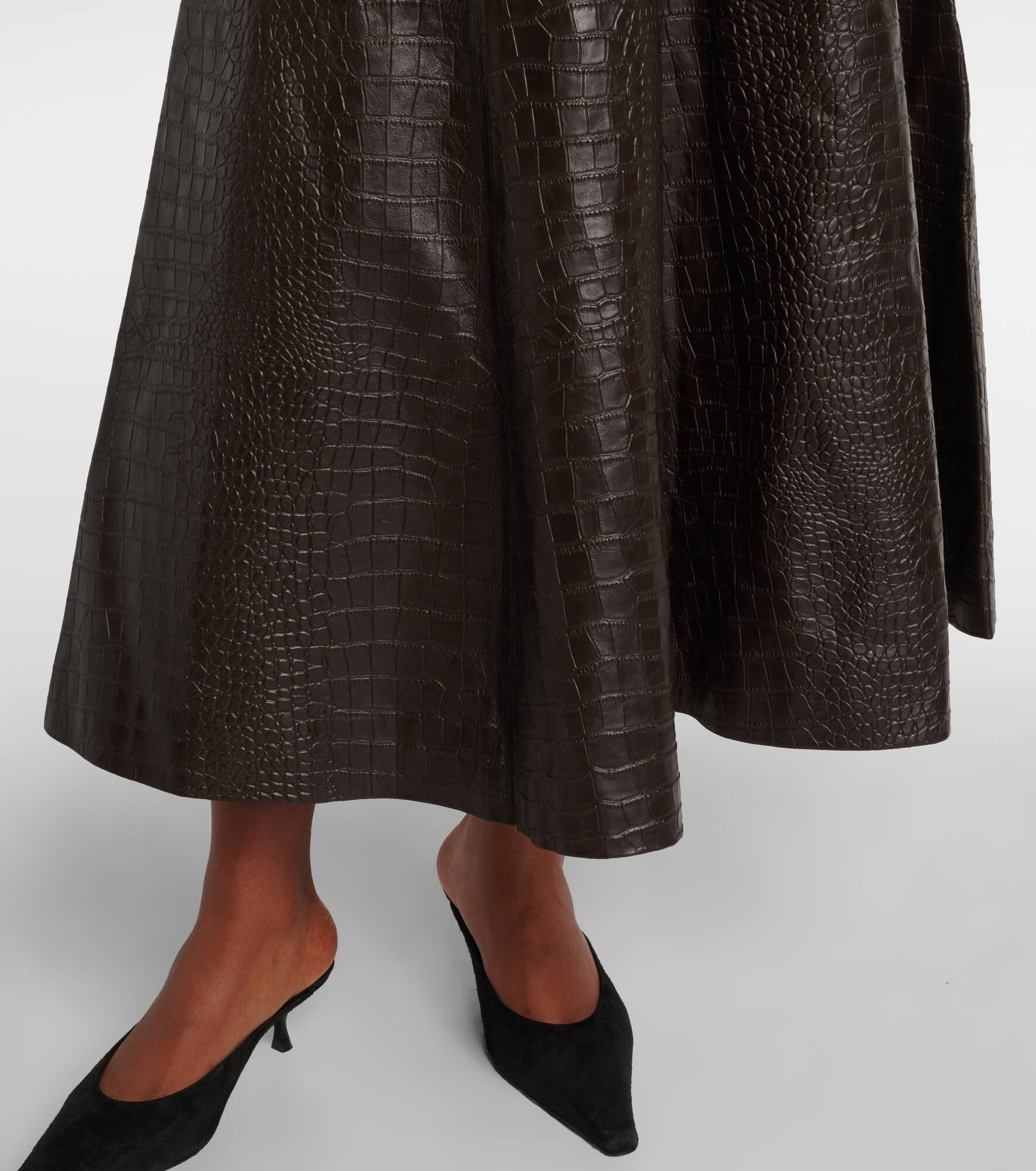 Crocodile-effect leather midi skirt - 5