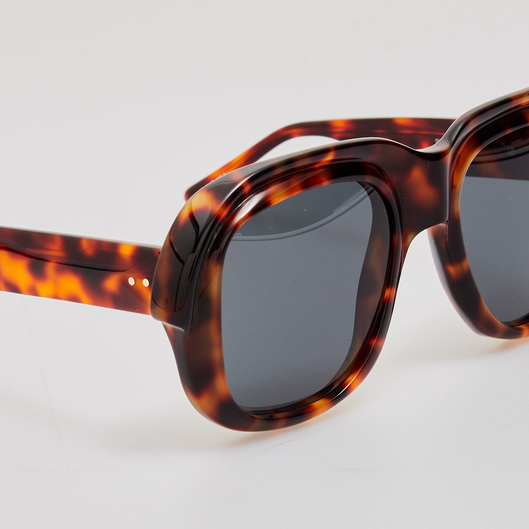 Oversize Sunglasses in Tortoiseshell - 3
