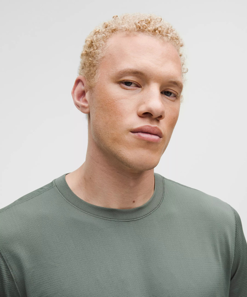 Metal Vent Tech Relaxed-Fit Short-Sleeve Shirt 4
