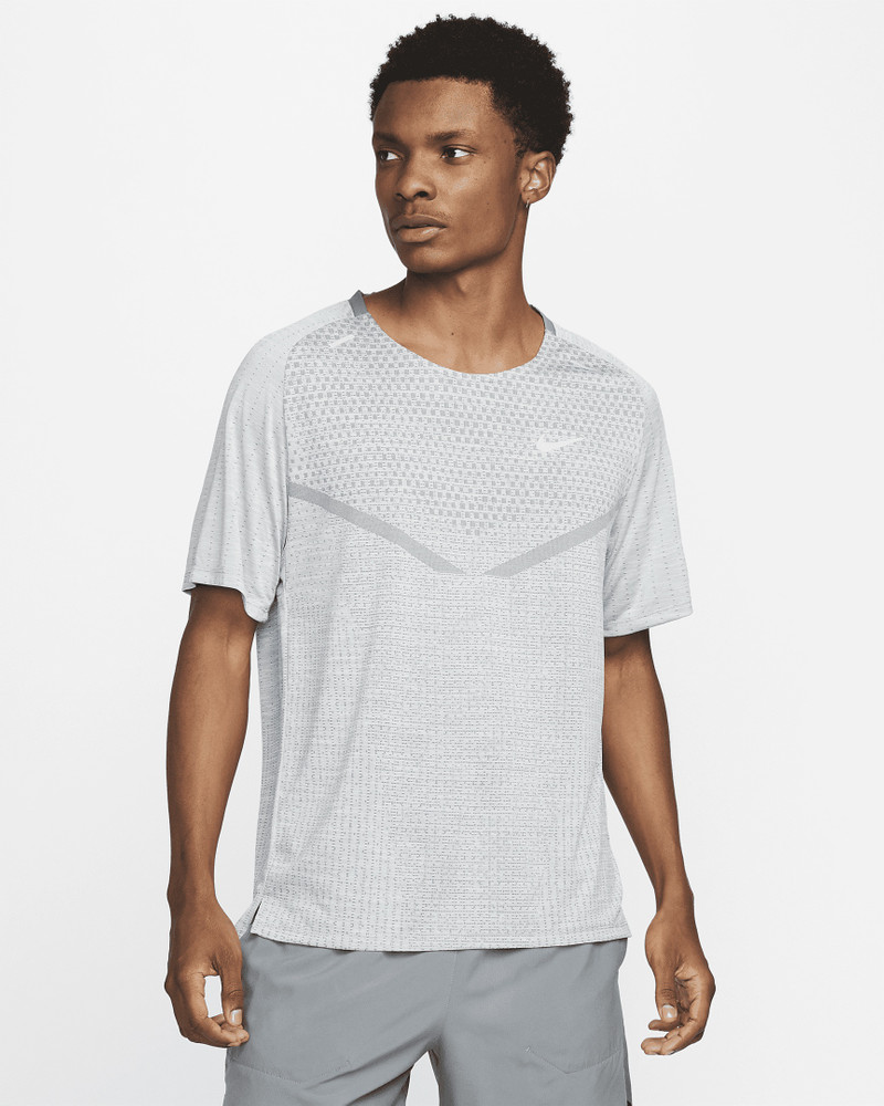 Nike TechKnit 남자의 드리프 ADV 짧은 소매 실행 탑 - 1