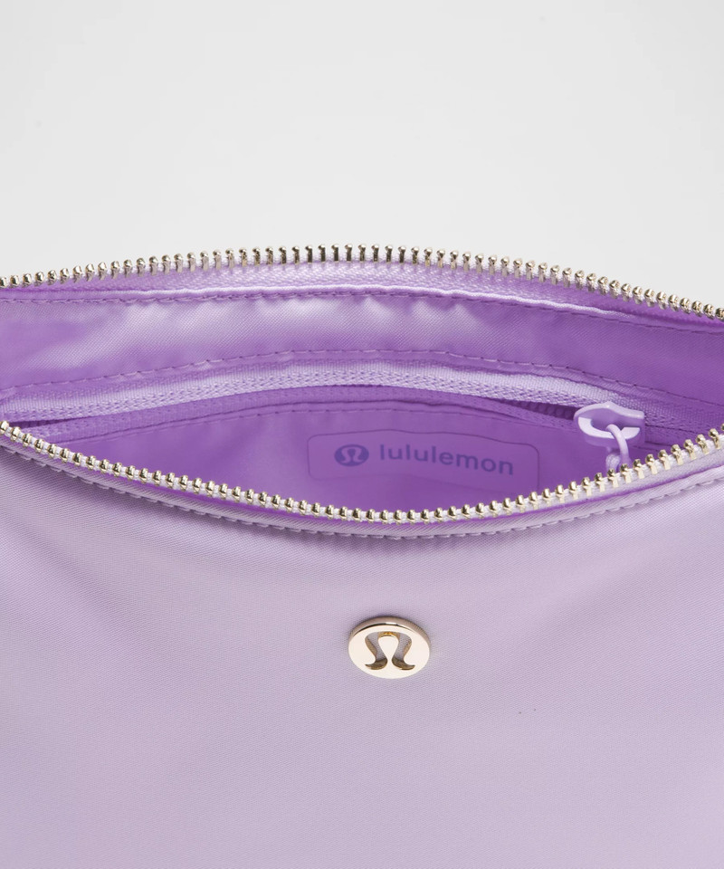 City Essentials Small Shoulder Bag 3L 4