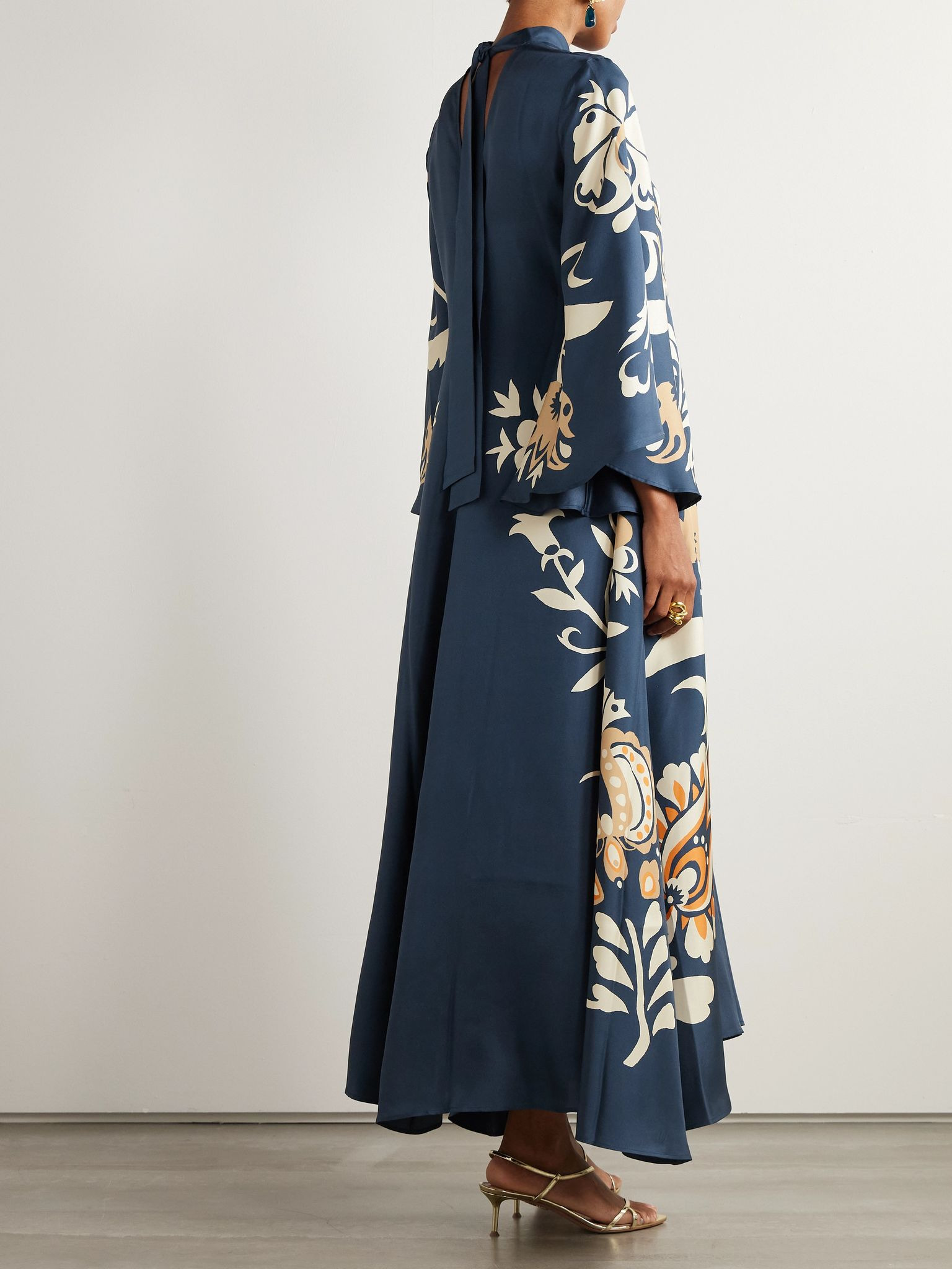 Scarf-detailed printed silk-twill maxi dress Blue - 3
