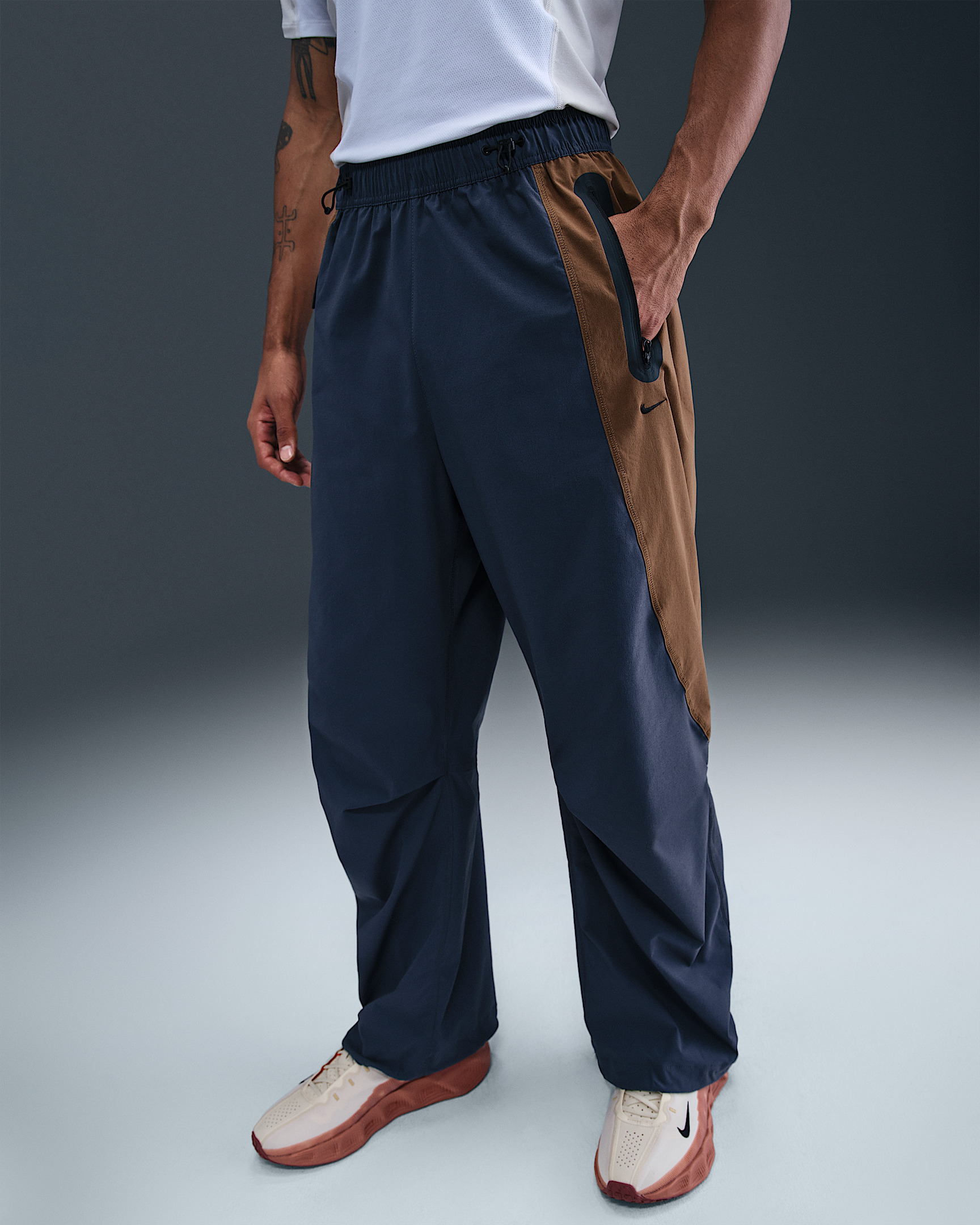 Nike Tech Men's Dri-FIT Woven Color-Block Oversized Pants - 2