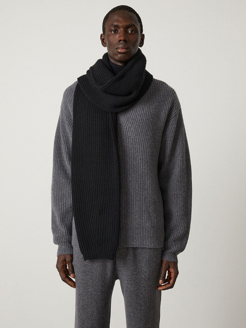 The Marseille Scarf 1