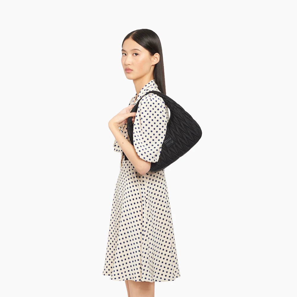 Miu Wander matelassé regenerated nylon hobo bag - 3