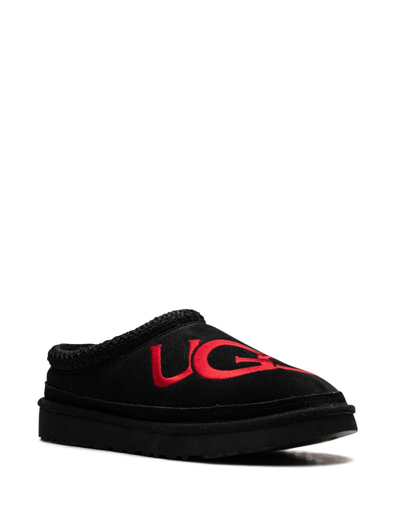 UGG Tasman Logo "Black/Samba Red" slippers outlook