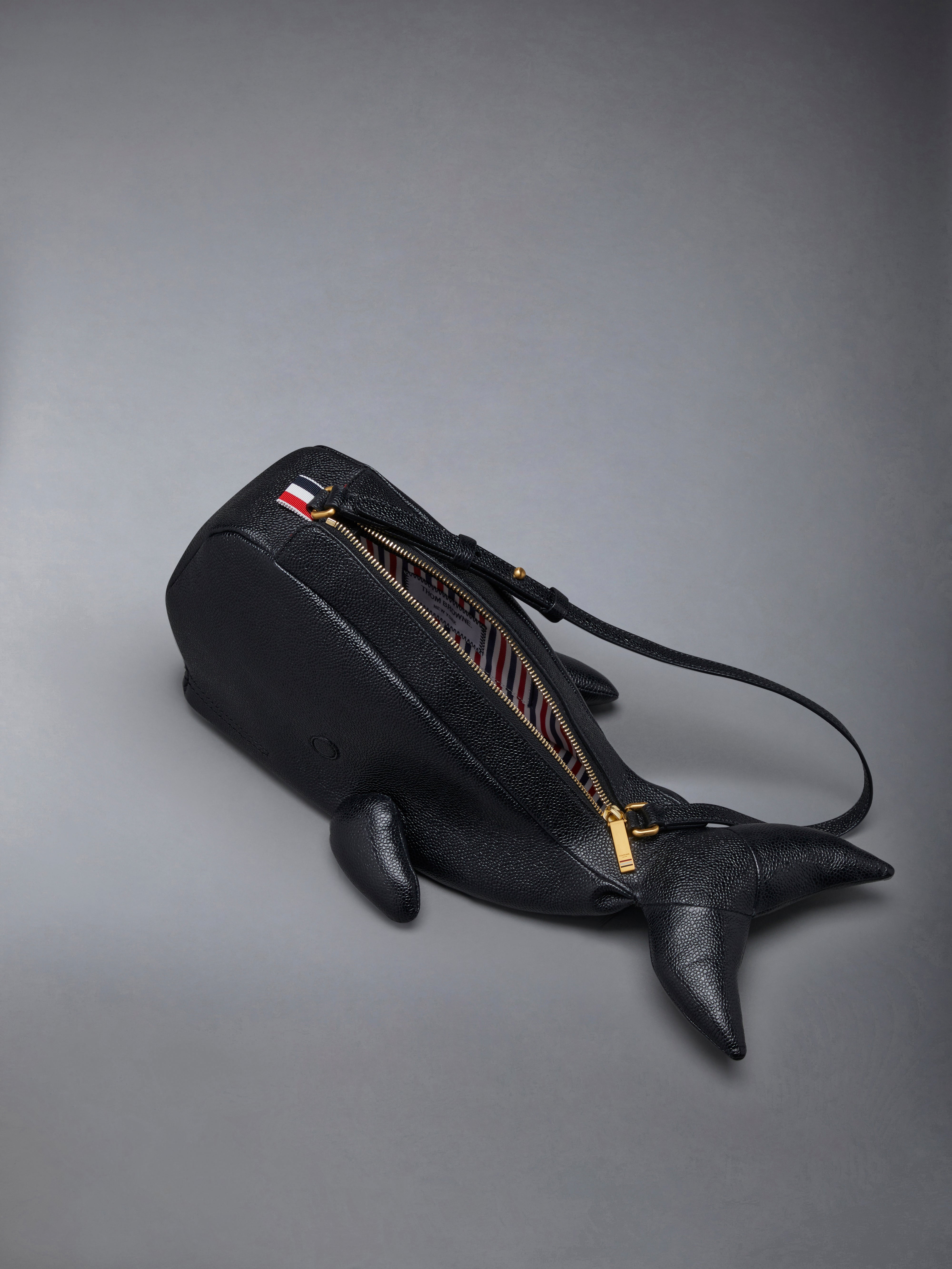 Whale Baguette Bag in Pebble Grain - 5