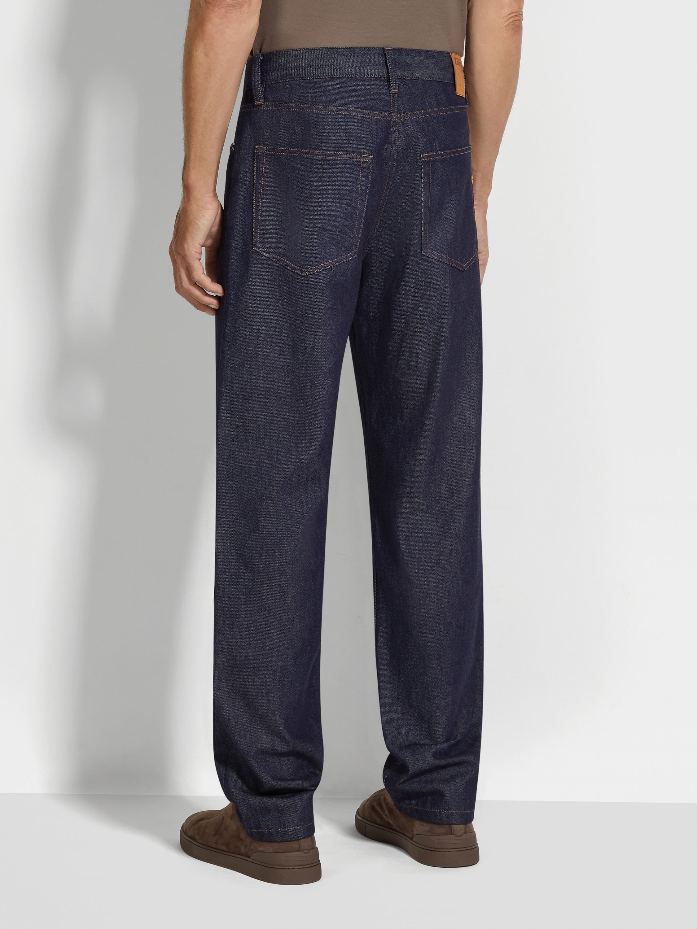 DARK BLUE RINSE-WASHED COTTON AND SILK ROCCIA JEANS - 6