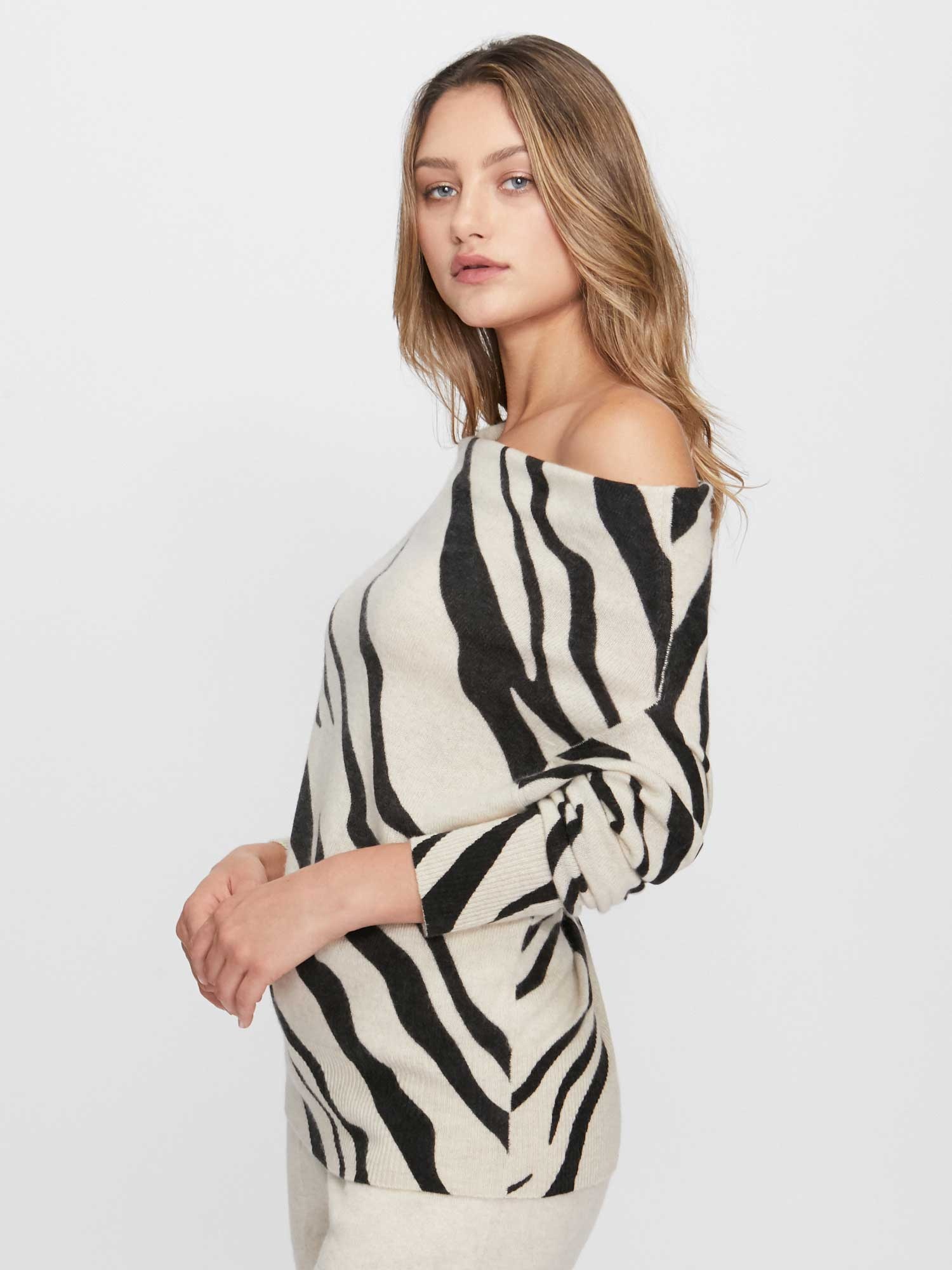 The Lori Printed Off Shoulder - 4