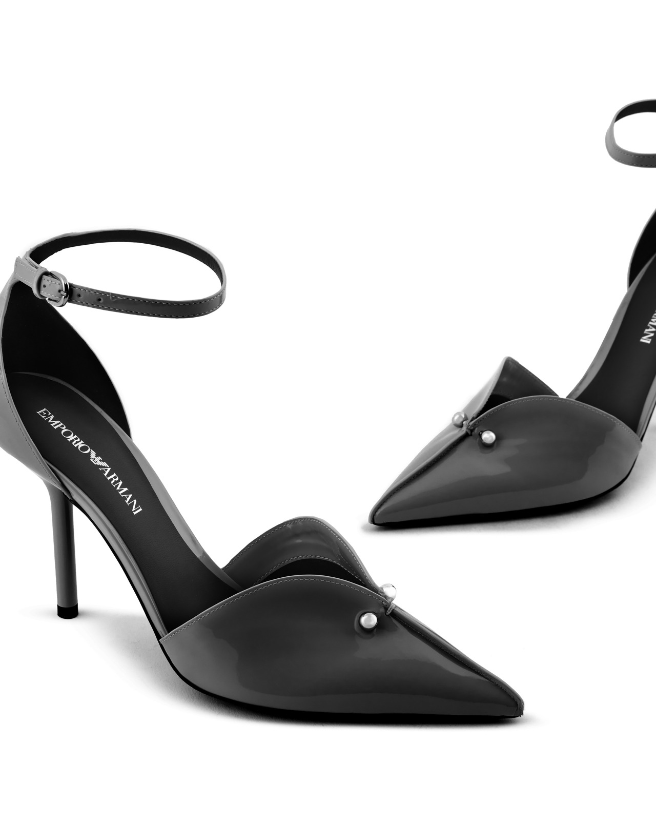 Patent-leather pointed court shoes with strap and piercing - 5