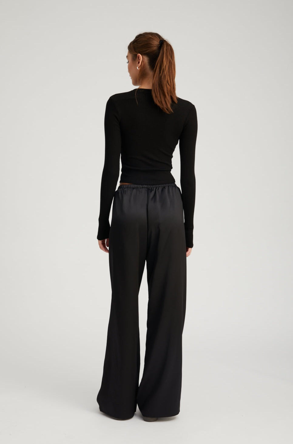 BLACK RIB CROPPED LONG SLEEVE TEE - 4
