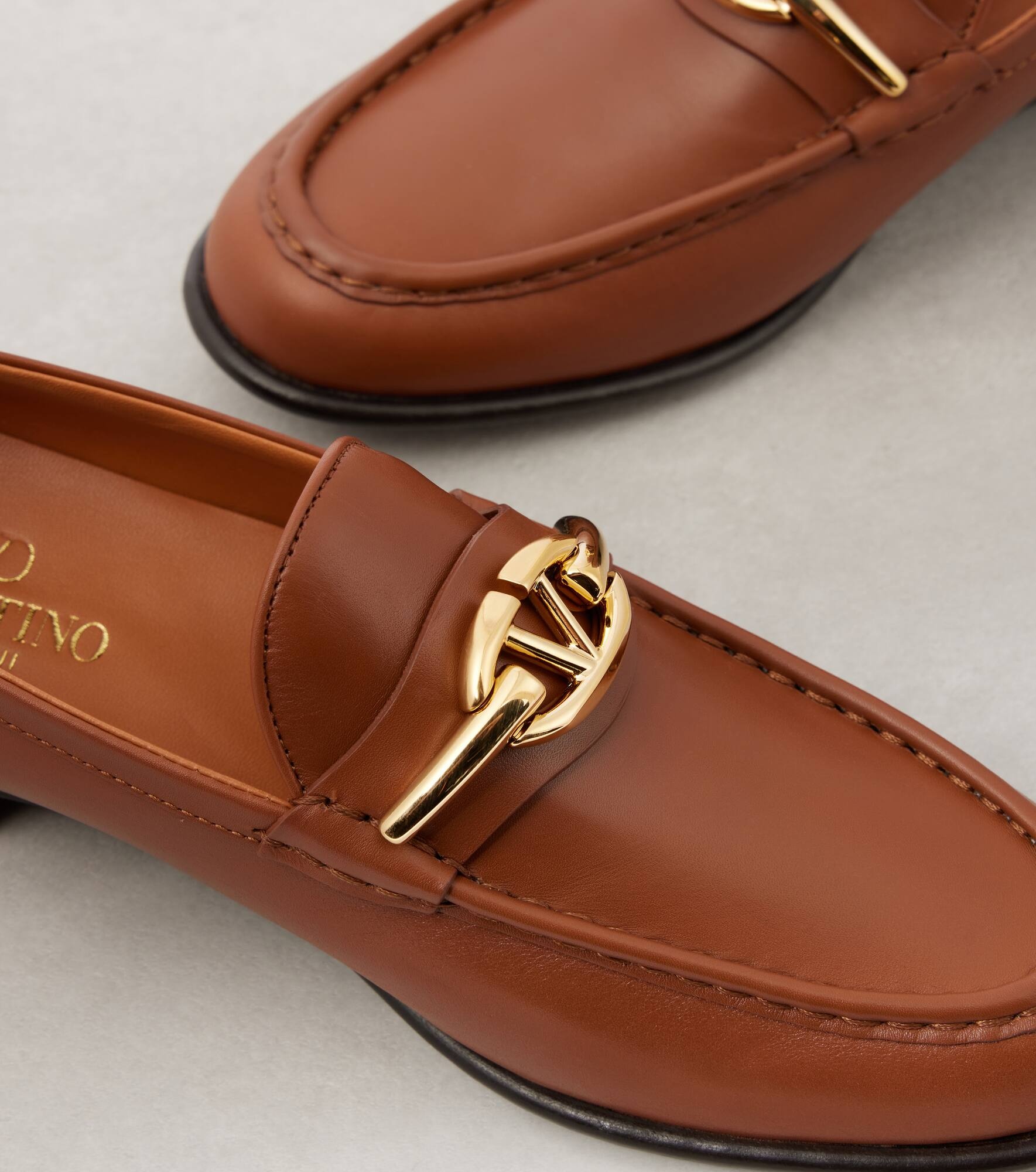 VLogo The Bold Edition leather loafers - 6