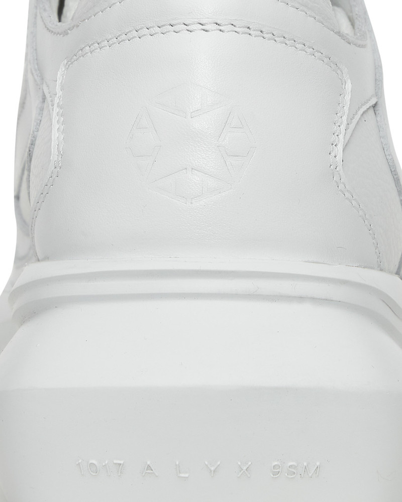 모모하이킹 SNEAKER 7