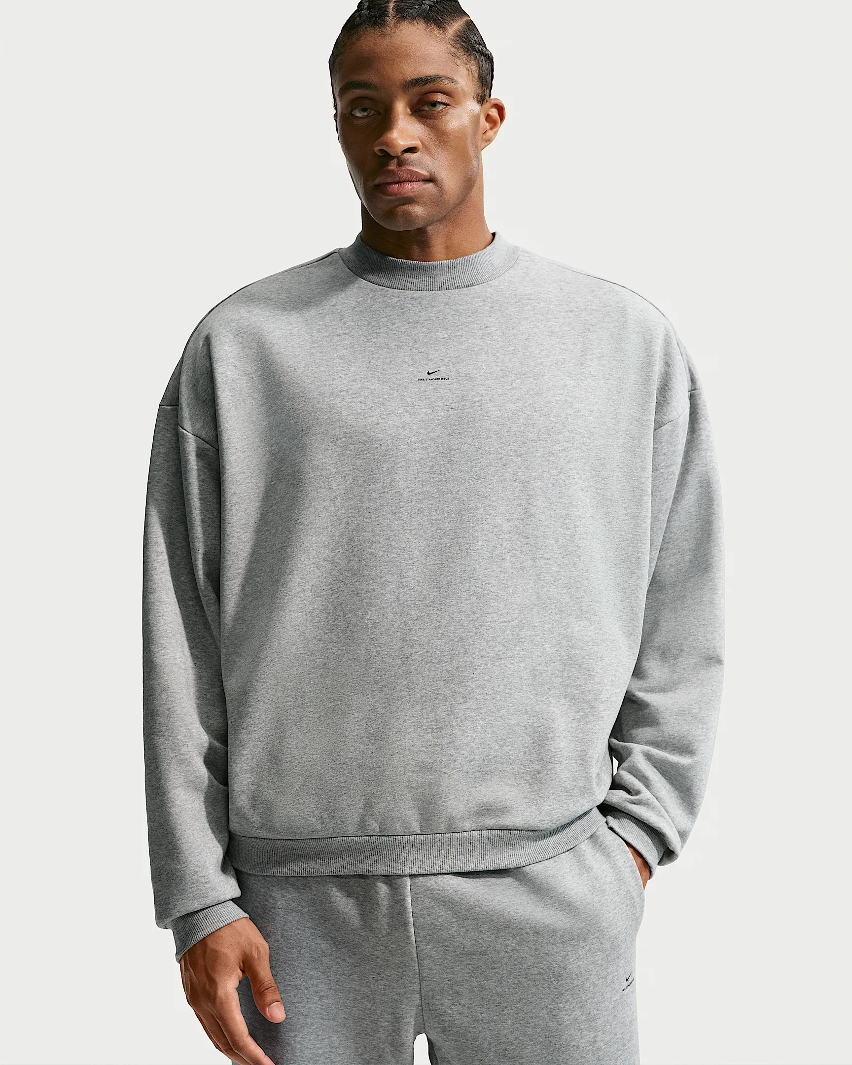 Nike Standard Issue Men's Therma-FIT Basketball Crew - 1