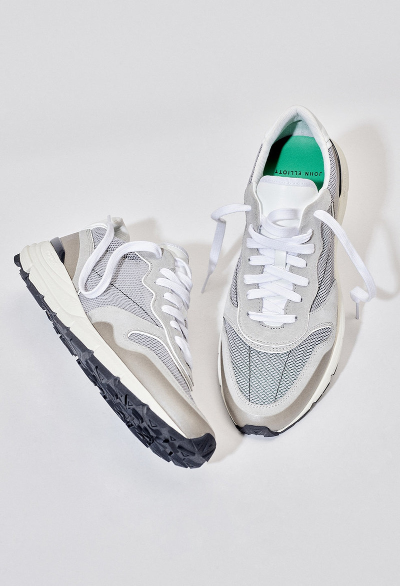 WOMEN'S EDITION ONE RUNNER 4