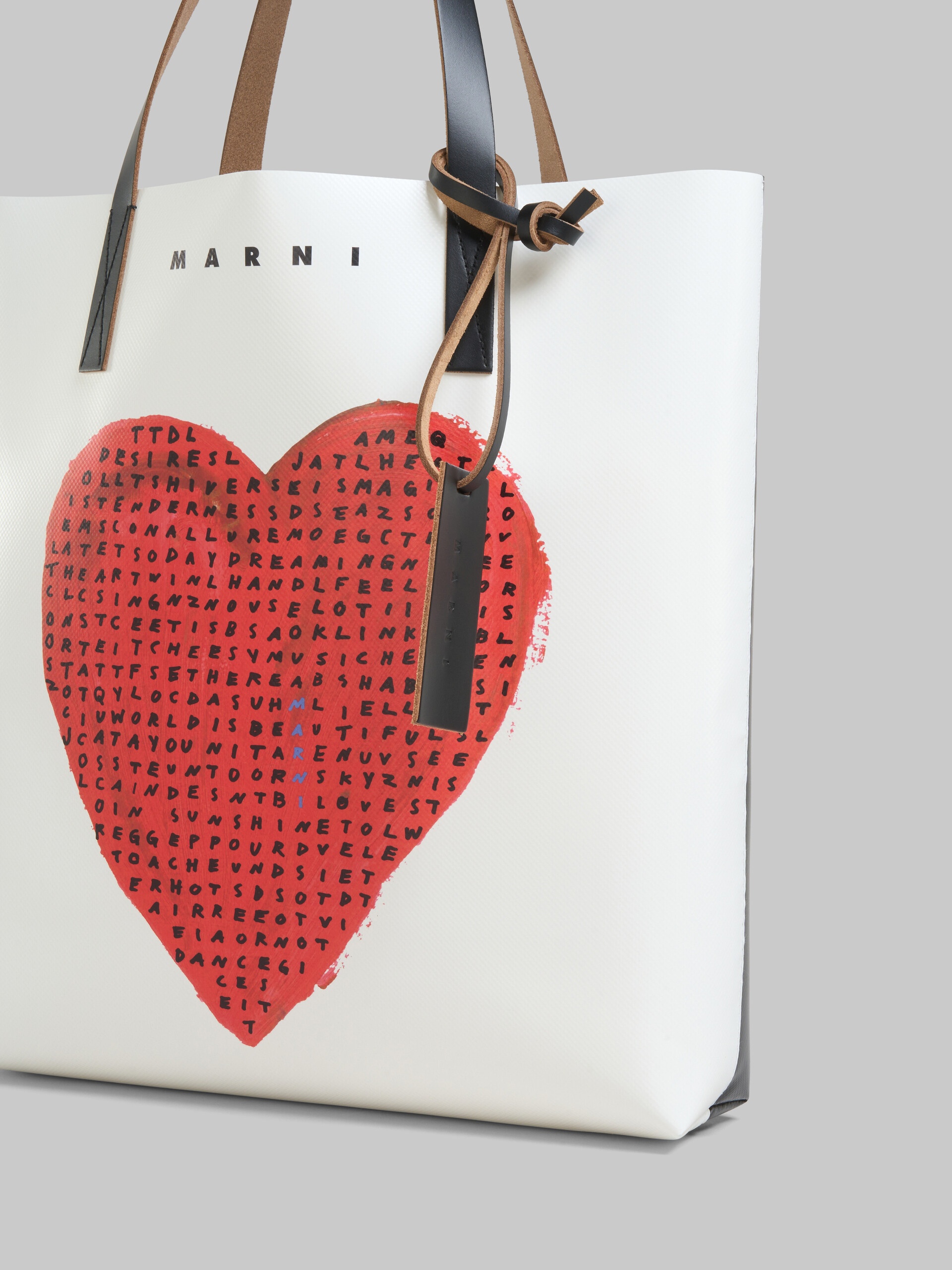 WHITE TOTE WITH WORDSEARCH HEART PRINT - 5