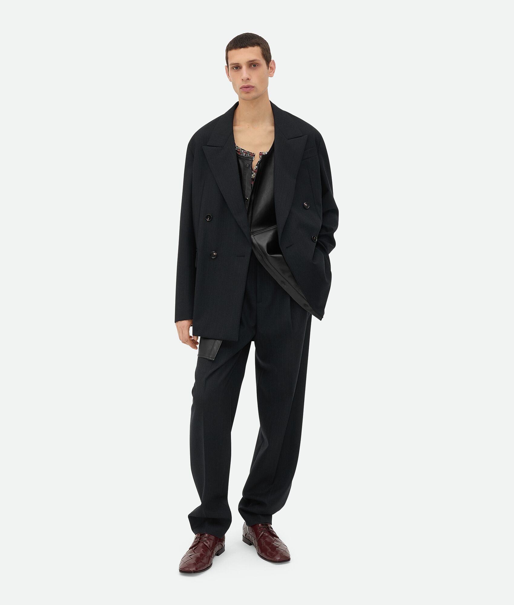ジャケット Bottega Veneta trousers ボッテガ・ヴェネタのアウターはレザーに注目──特集：ロングか