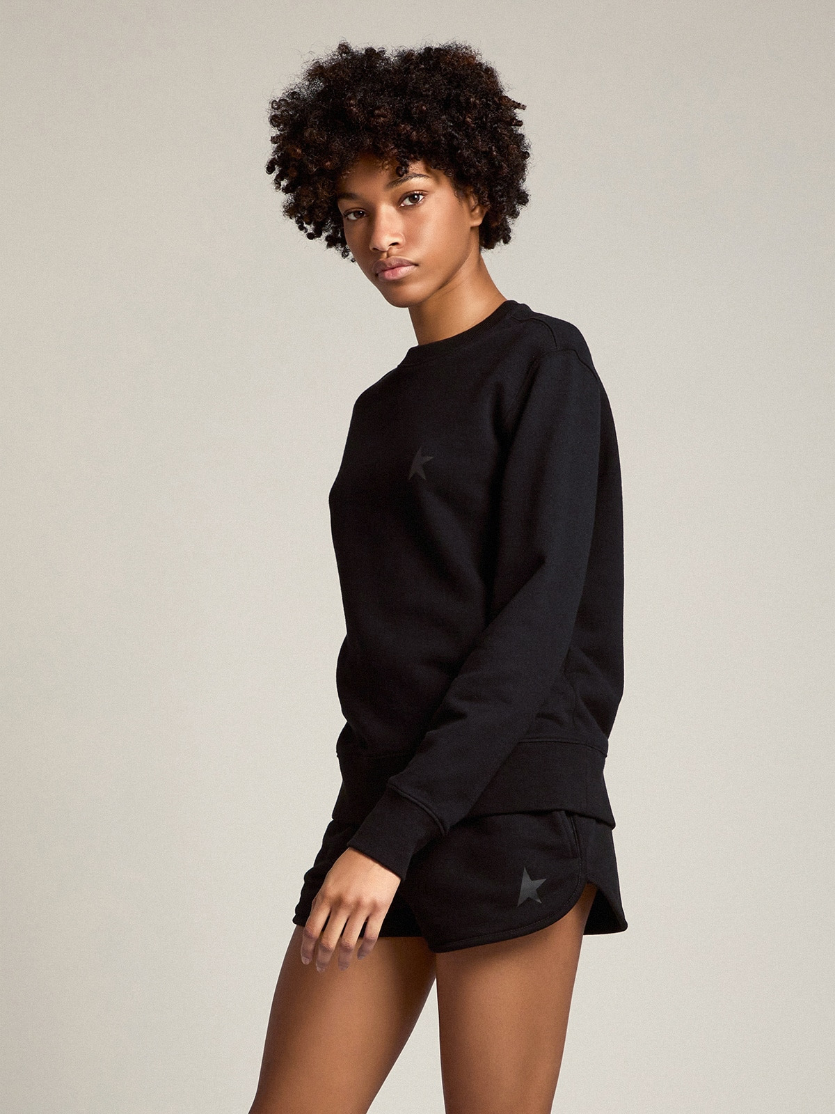 Black shorts with tone-on-tone star on the front - 4