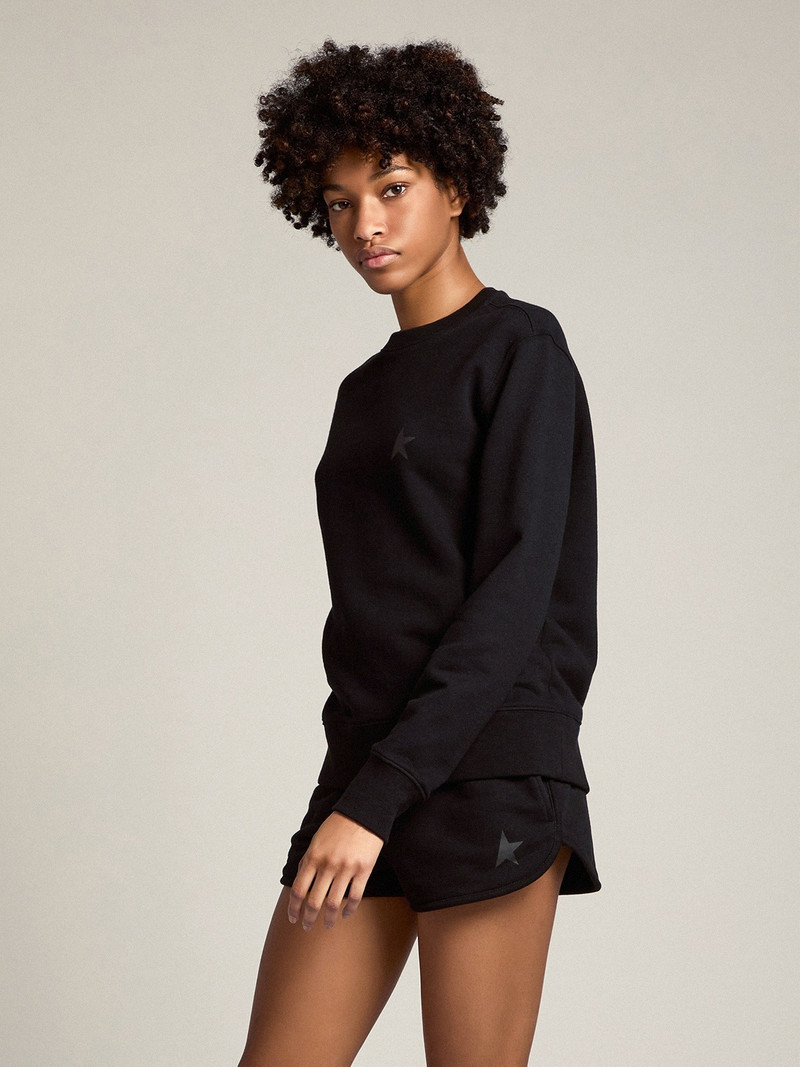 Black shorts with tone-on-tone star on the front 4