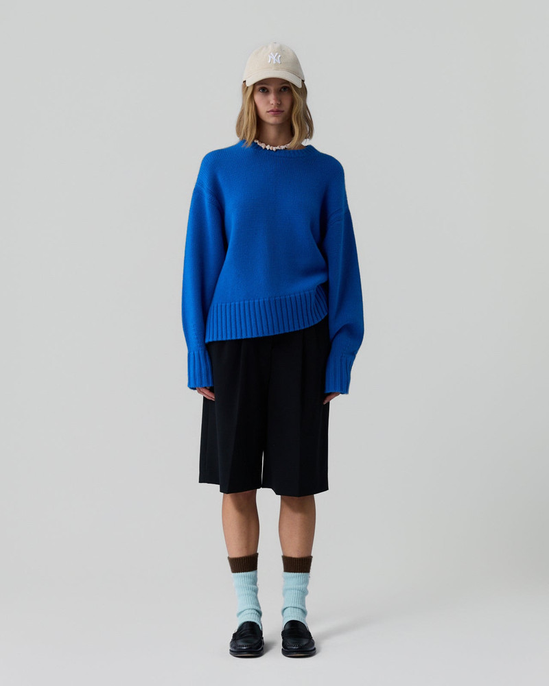 GUEST IN RESIDENCE Cozy Crew outlook