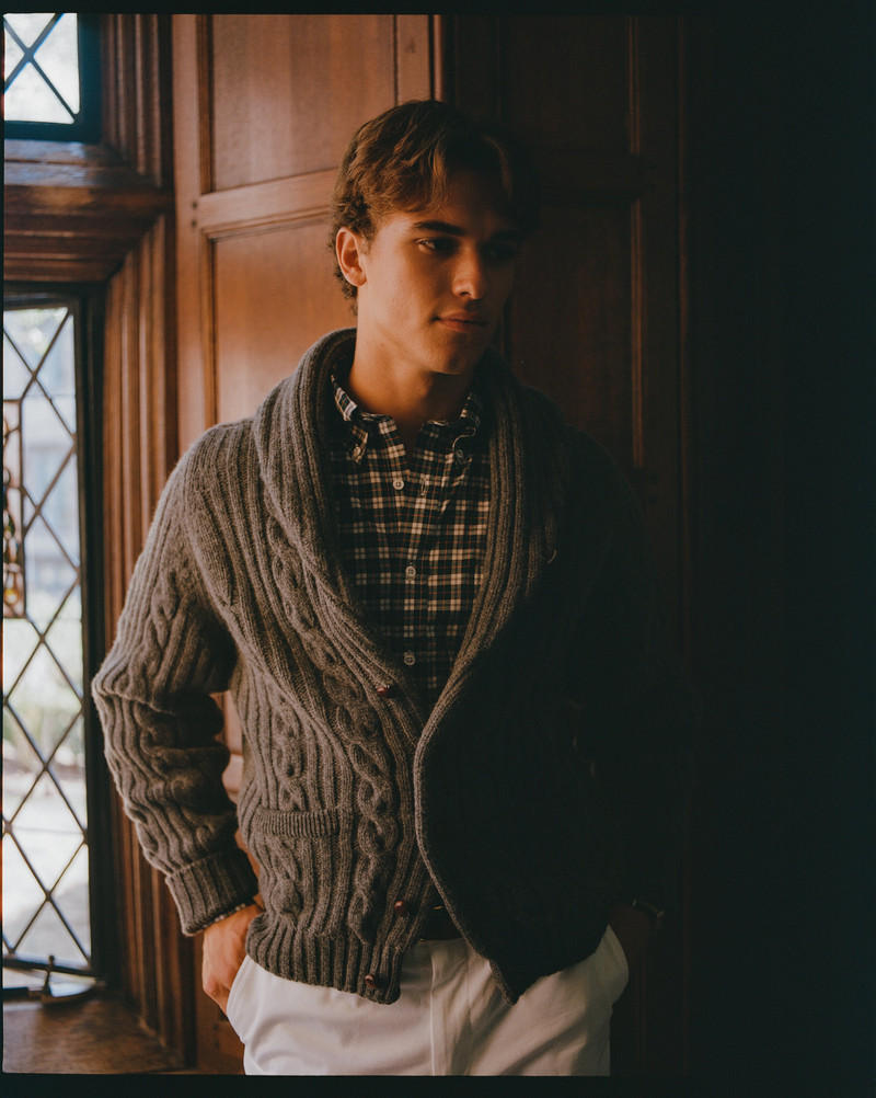 J. PRESS MADE-IN-SCOTLAND BROWN CABLEKNIT LAMBSWOOL CARDIGAN outlook