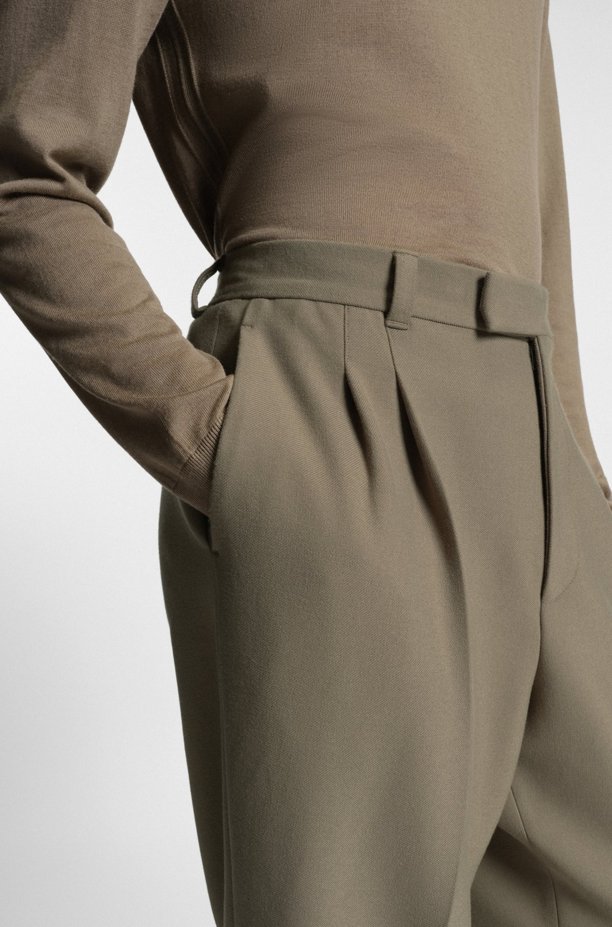 RELAXED-FIT TROUSERS WITH DOUBLE PLEAT - 5