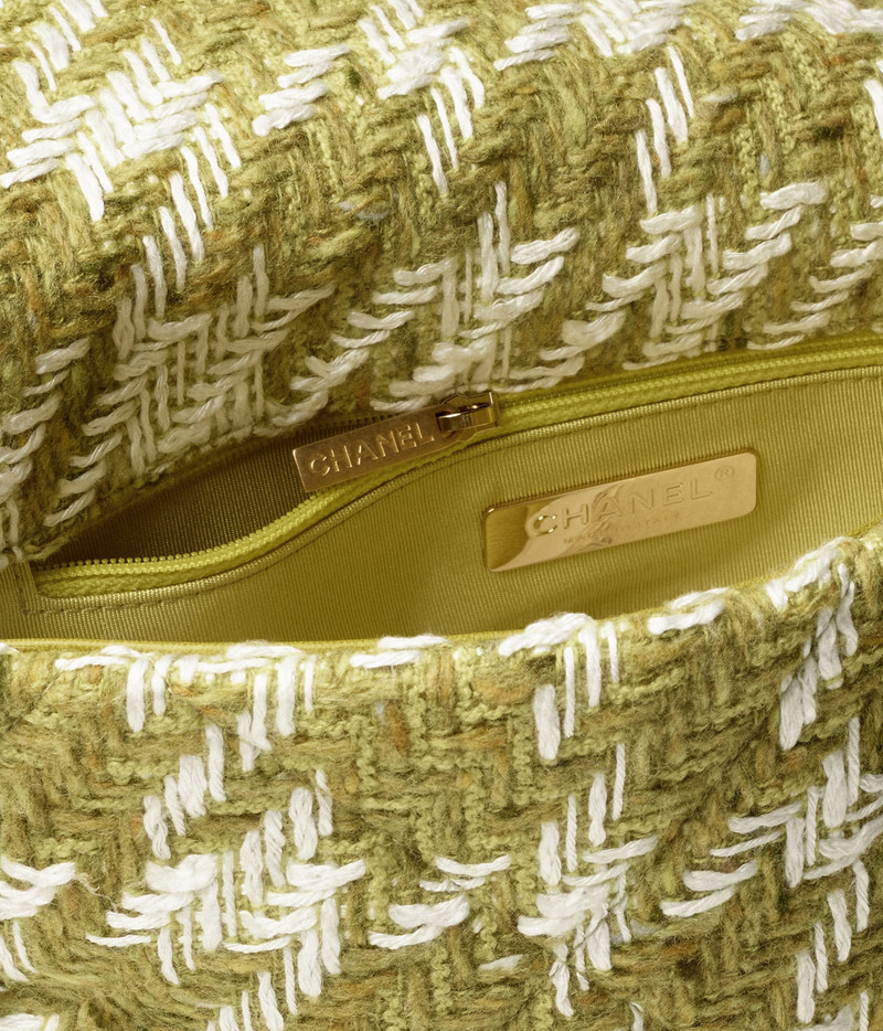 CHANEL 19 Large Handbag 3