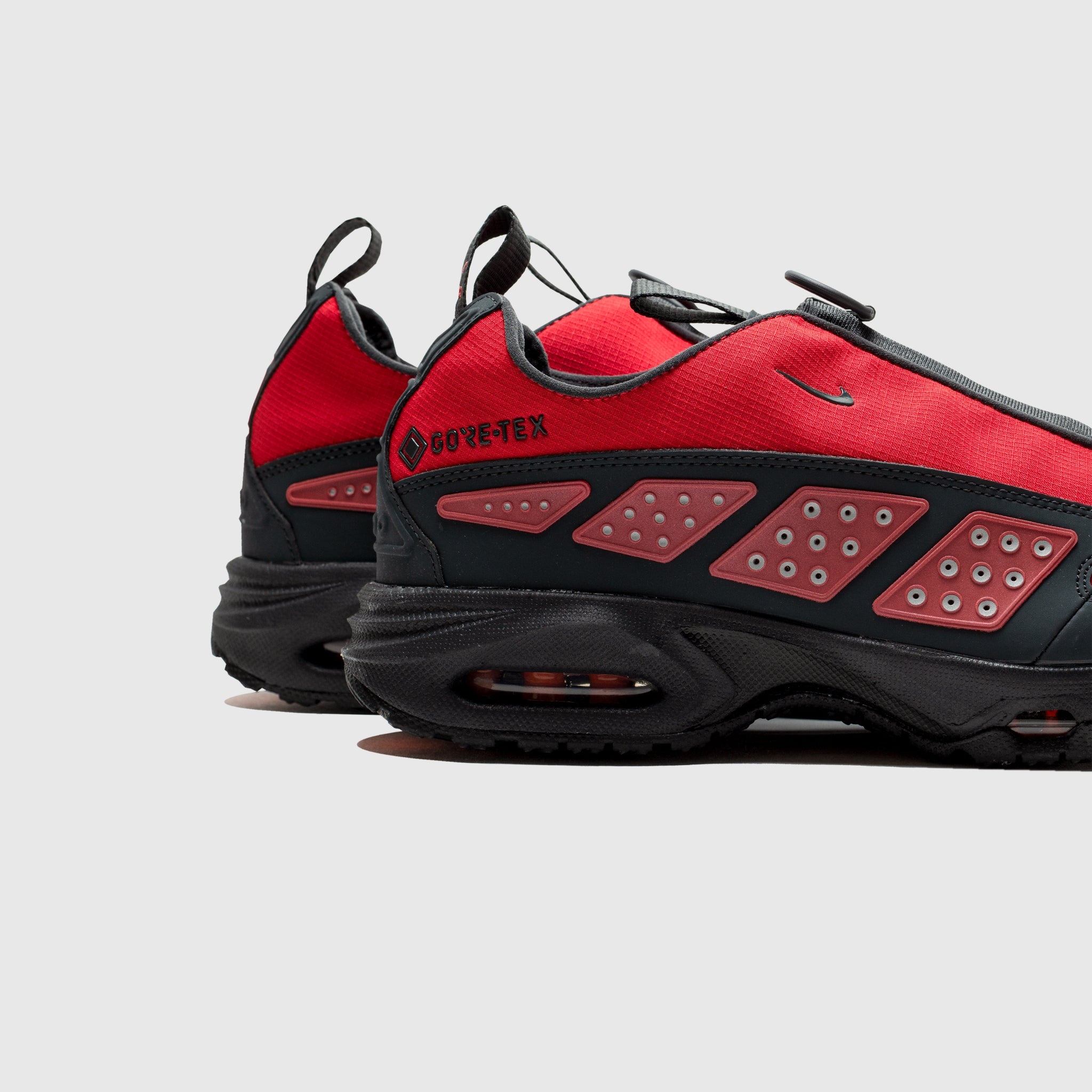 WMNS AIR MAX SUNDER GTX "HYPER CRIMSON" - 5