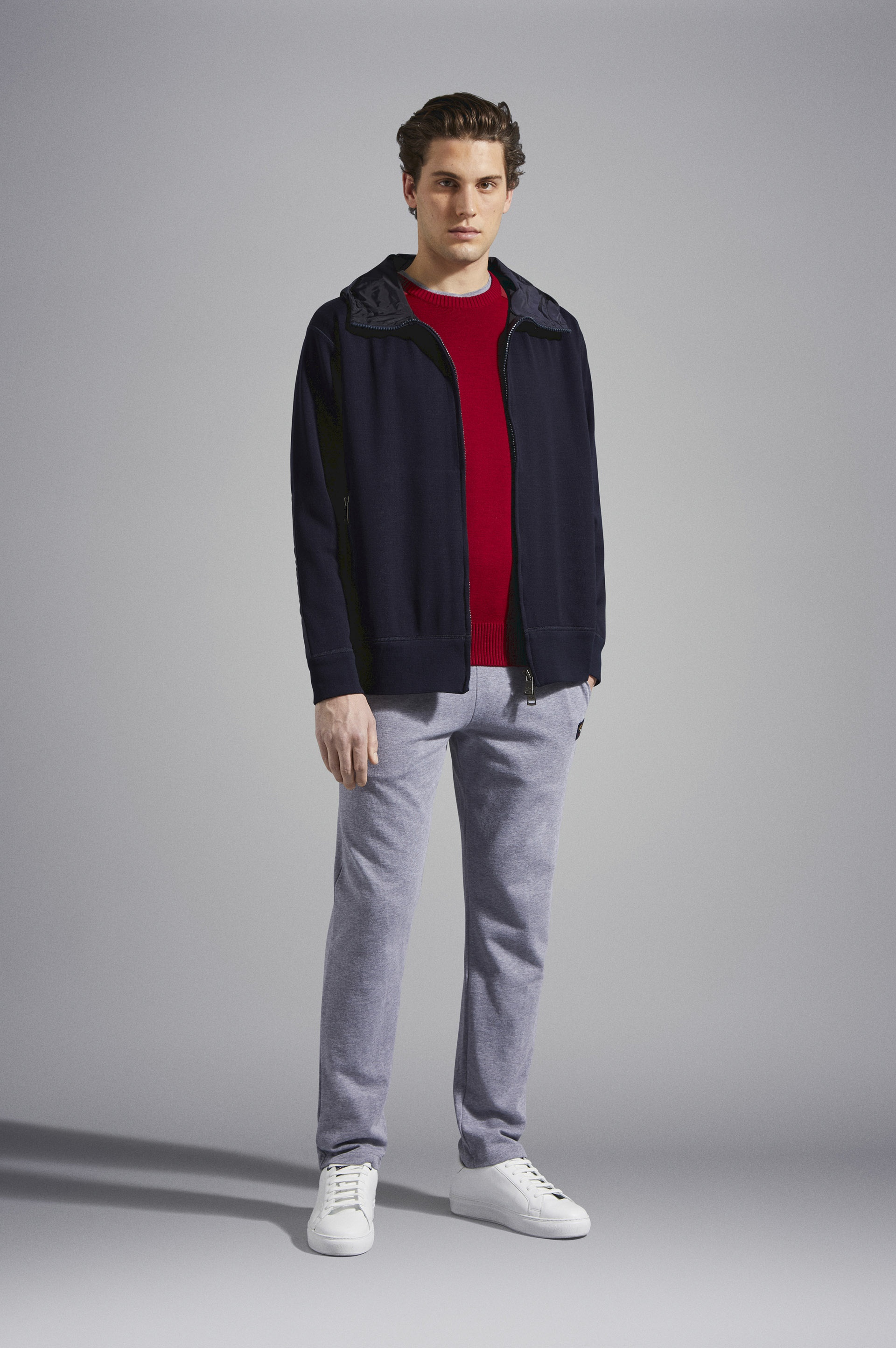 COTTON SWEATPANTS WITH ICONIC BADGE - 2