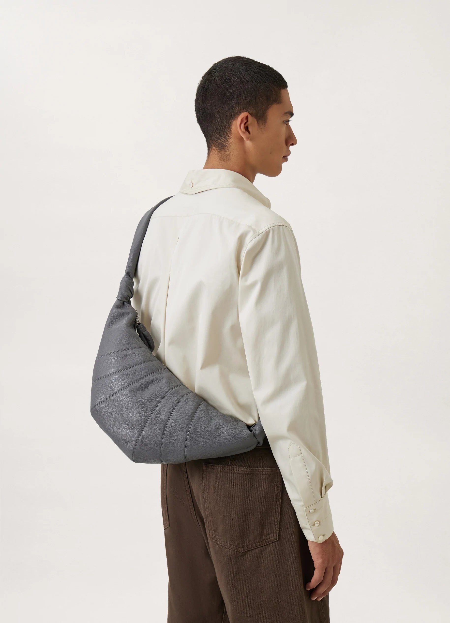 MEDIUM CROISSANT BAG
SOFT GRAINED LEATHER - 5
