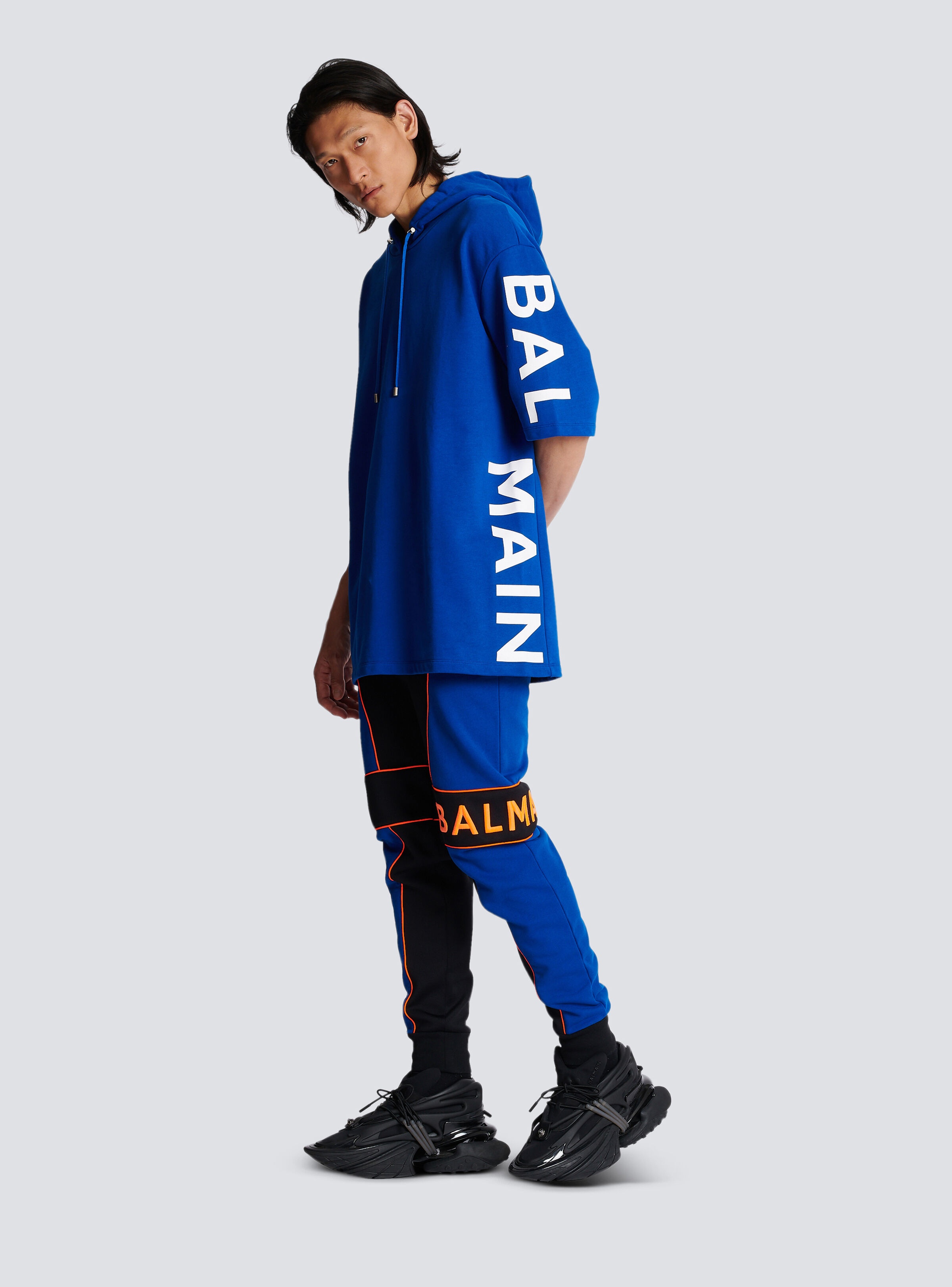 Oversized hoodie in eco-responsible cotton with Balmain logo print - 3