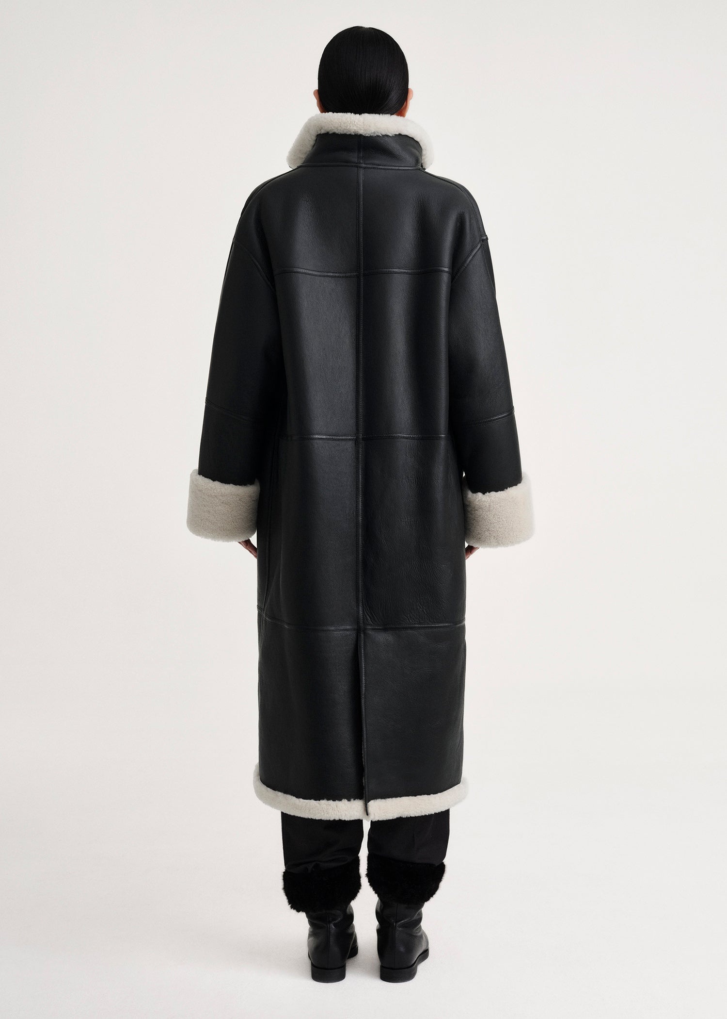 Signature shearling coat black/off-white - 4
