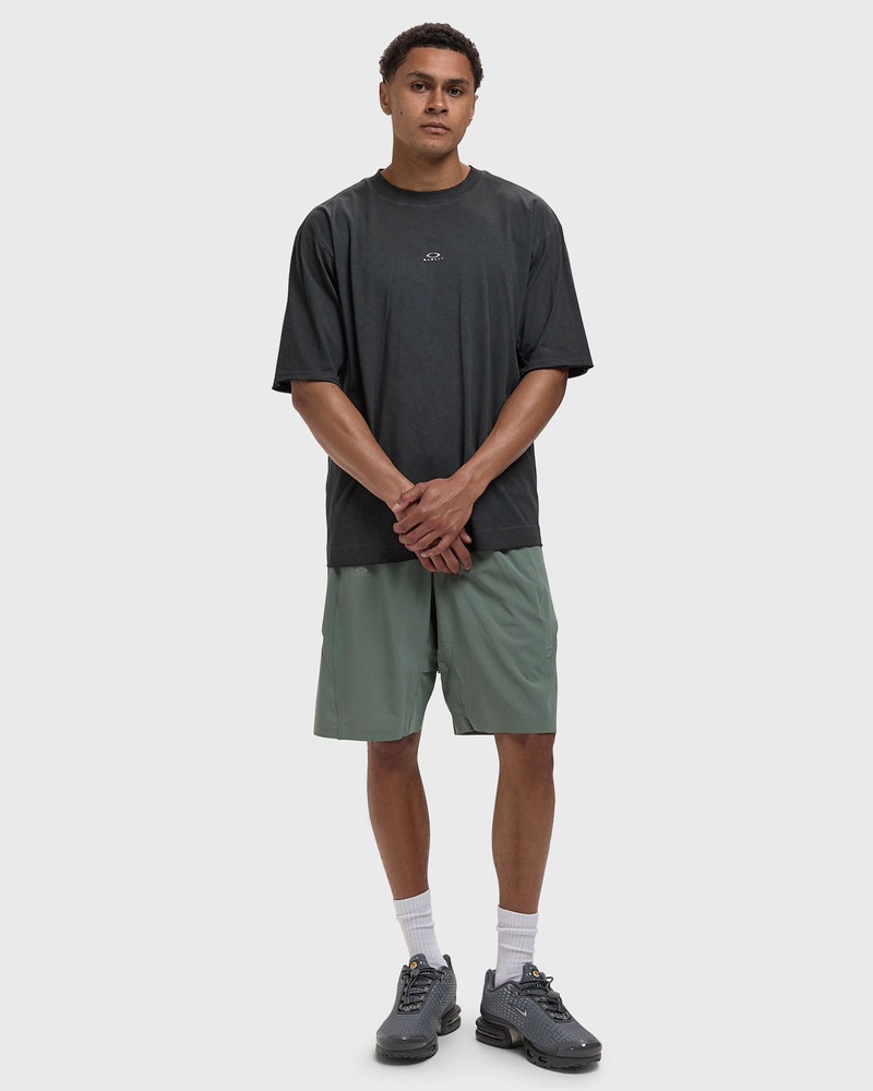 OAKLEY LATITUDE VEIL SHORT outlook