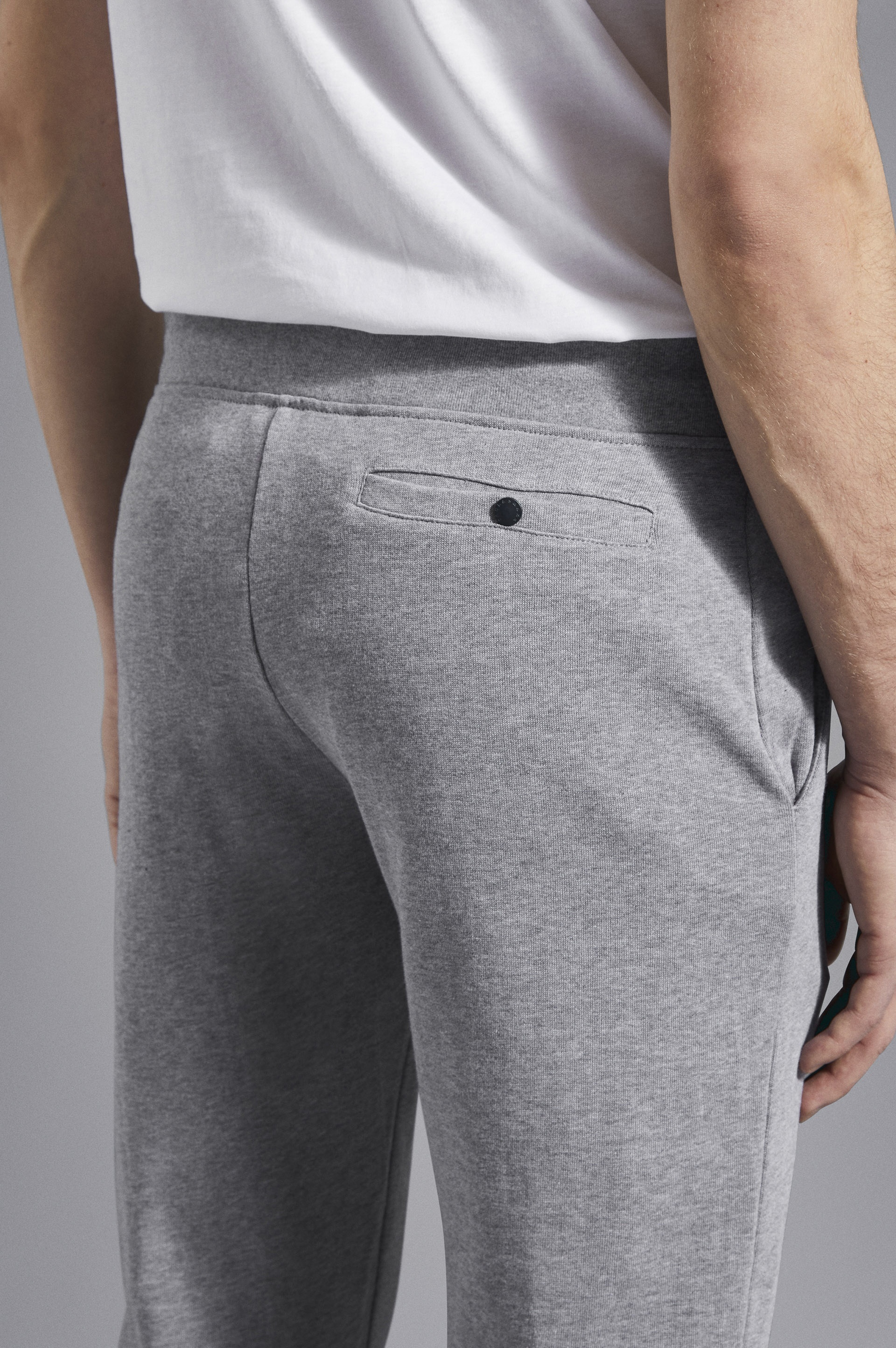 COTTON SWEATPANTS WITH ICONIC BADGE - 4