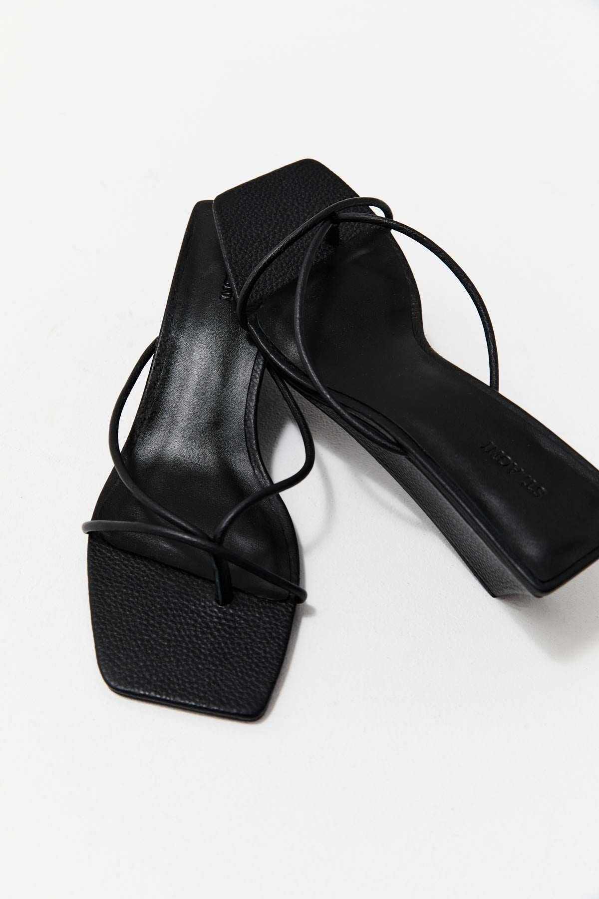 Minimal Low Wedge - Black - 3