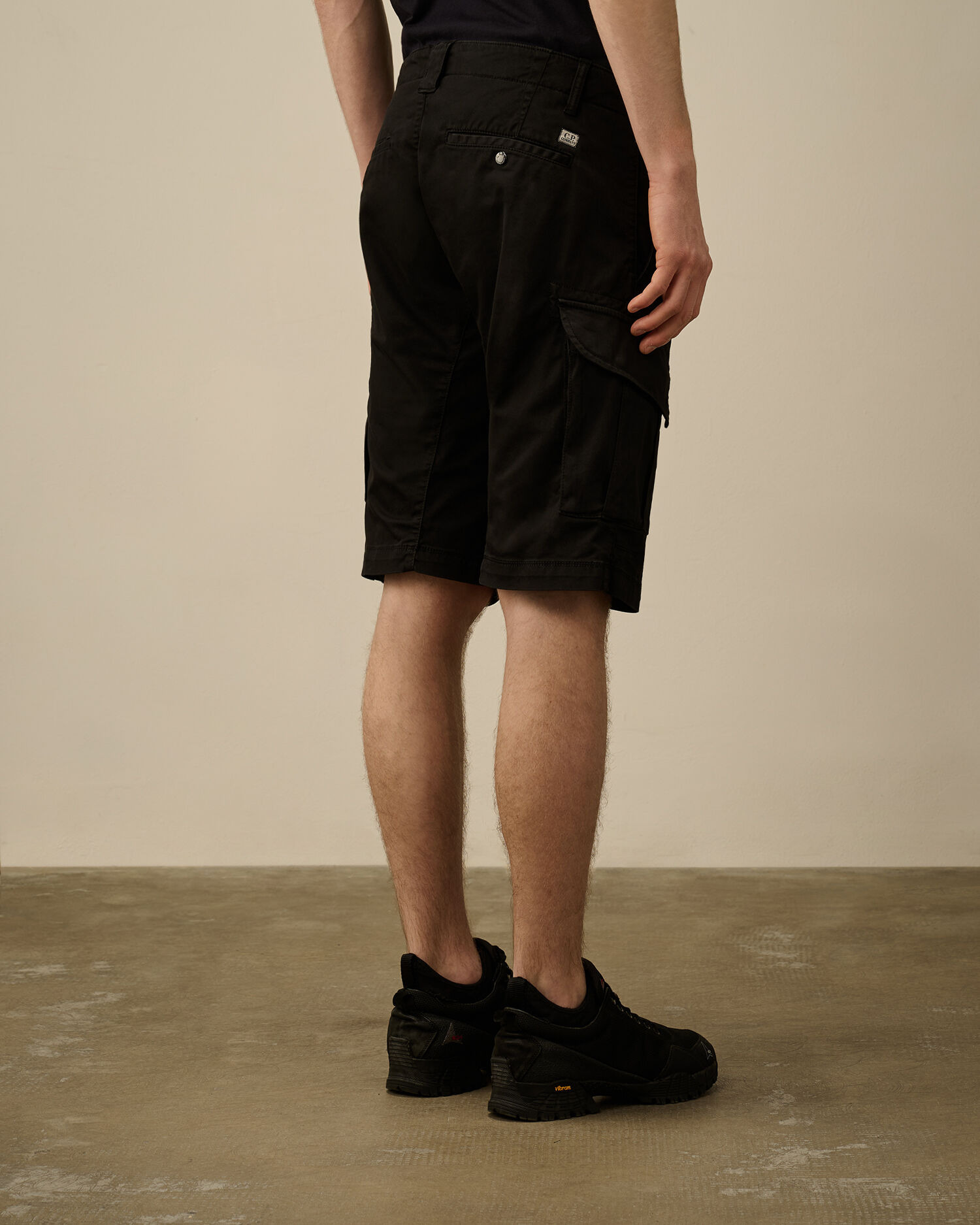 Stretch Sateen Cargo Shorts - 4