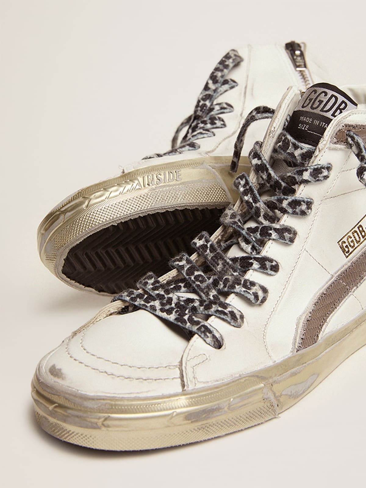 Slide sneakers with white suede star and dove-gray lizard-print leather flash - 4