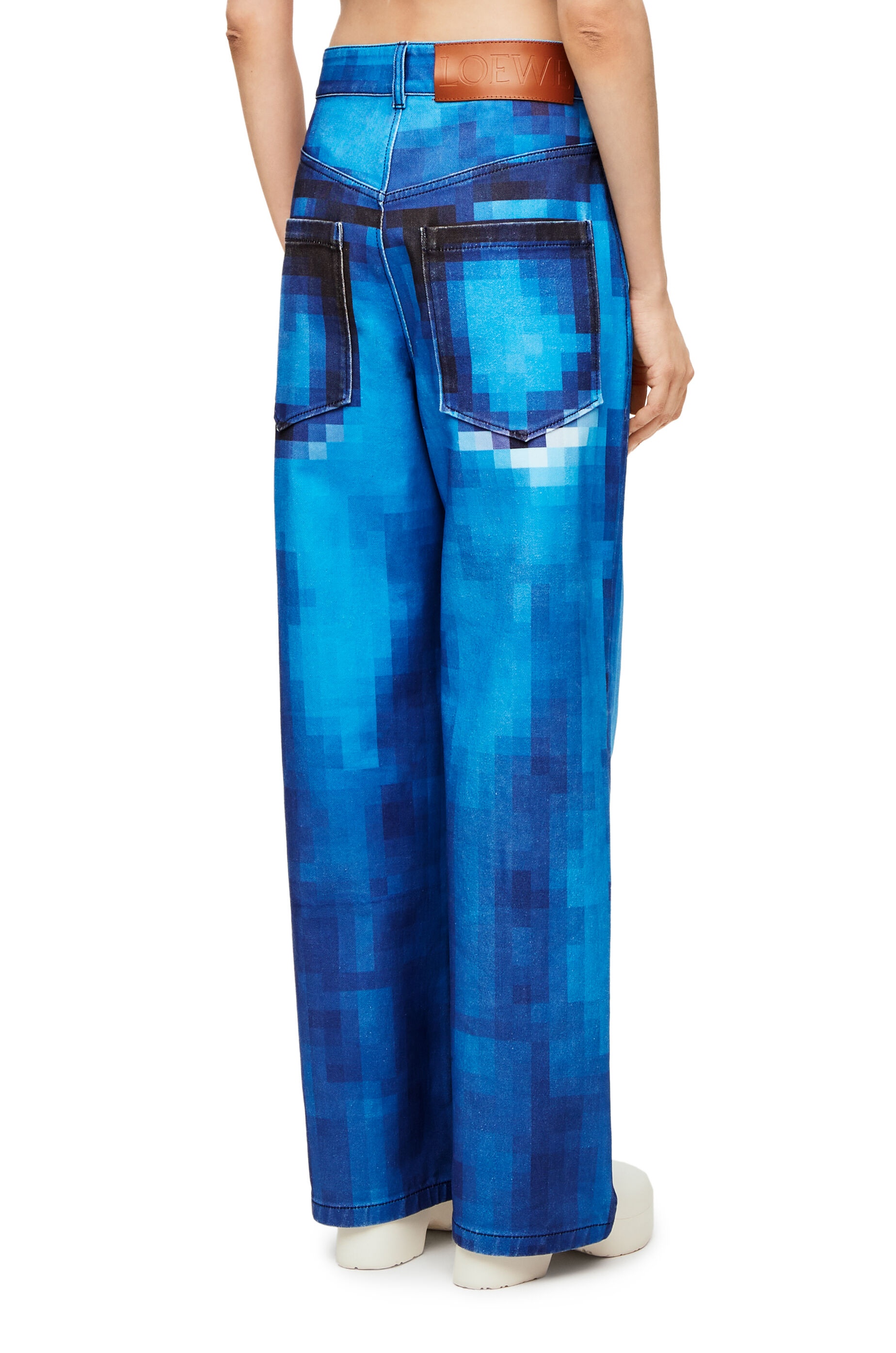 Pixelated baggy jeans in denim - 4