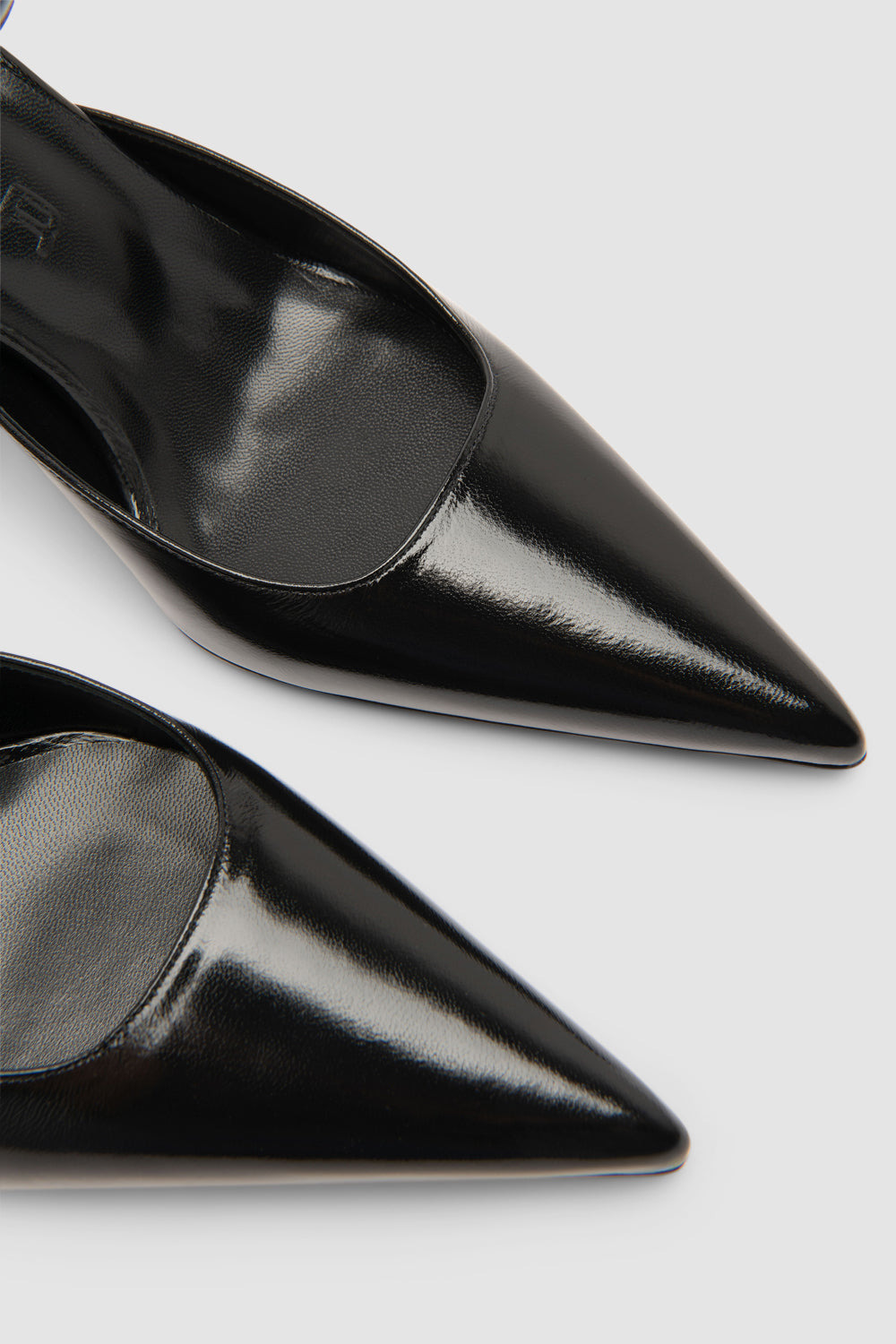 Teese Black Glossy Textured Leather Pump - 4