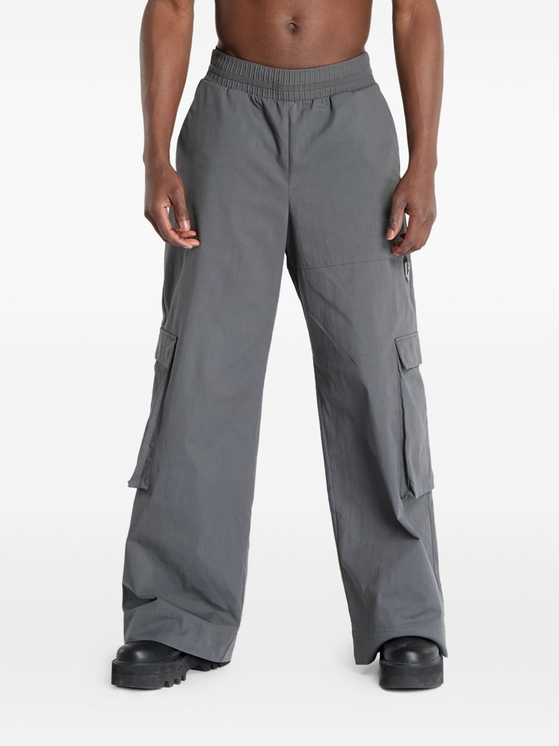 elastic-waist cargo trousers 1
