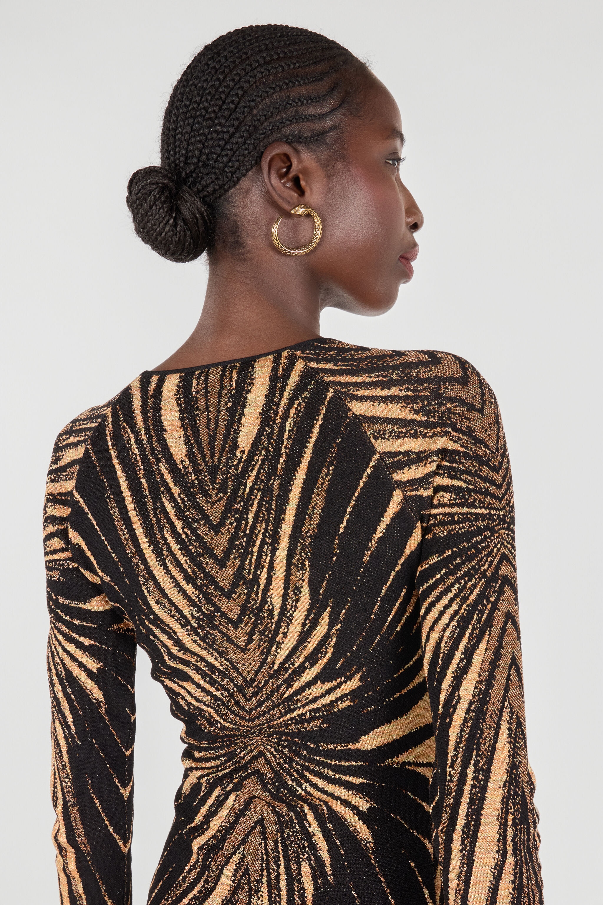 Short knit dress with Ray of Gold print - 6